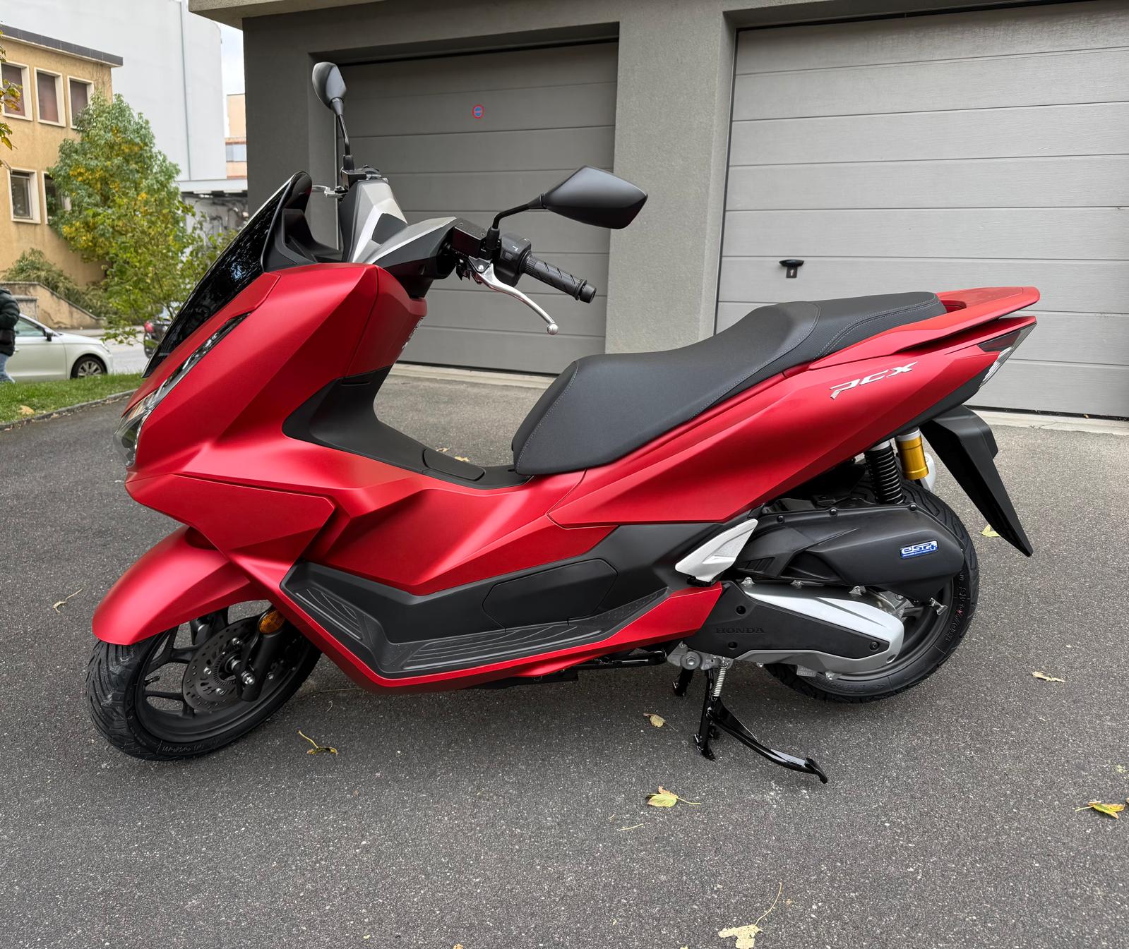HONDA PCX 125 DX TFT. connectivity-showroom-element-2