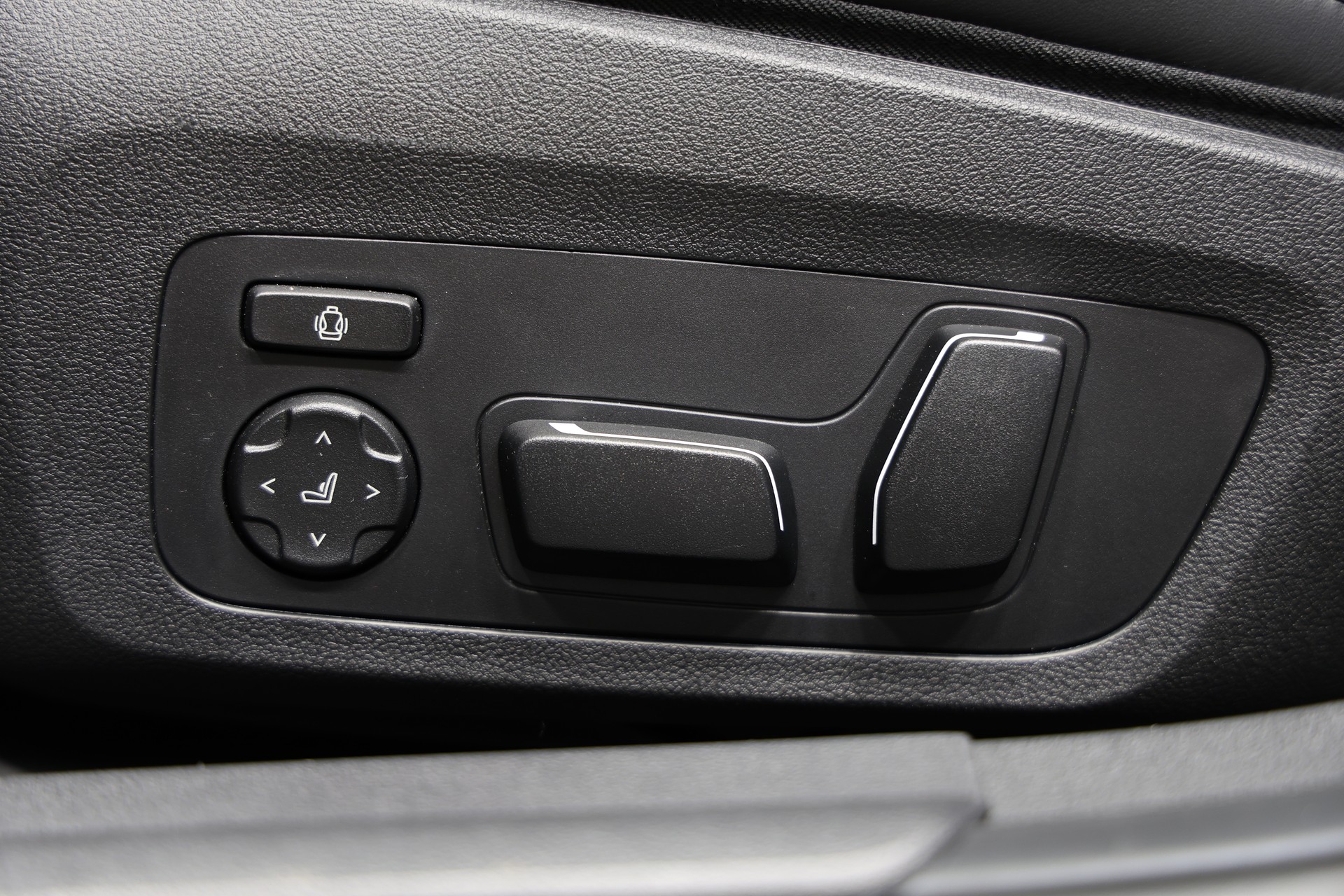 BMW M3 Touring xDrive Competition M LCI *BMW Werksgarantie bis 05.2030*Carbon Interieur*-image-18