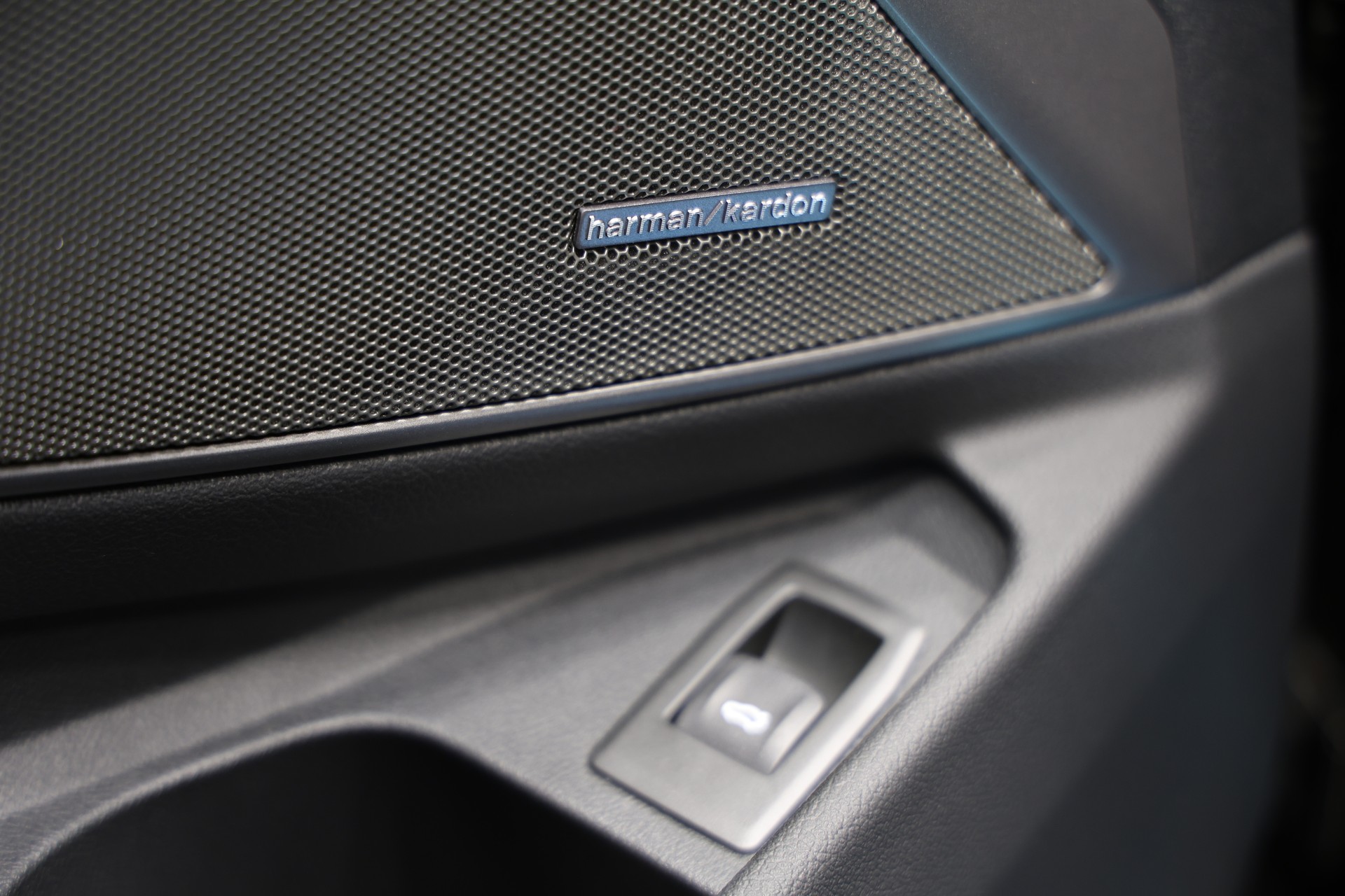 BMW M3 Touring xDrive Competition M LCI *BMW Werksgarantie bis 05.2030*Carbon Interieur*-image-19