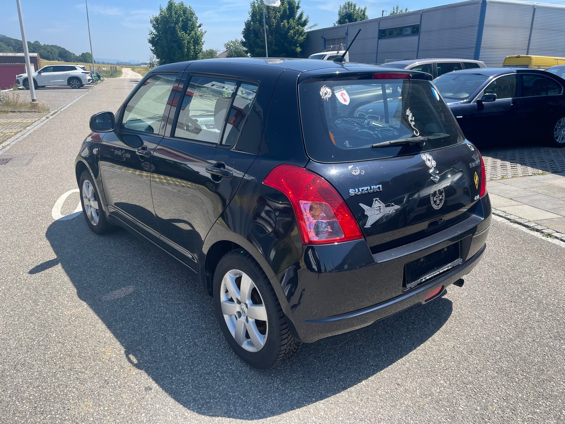 SUZUKI Swift 1.3i 16V GL Top 4x4-image-4