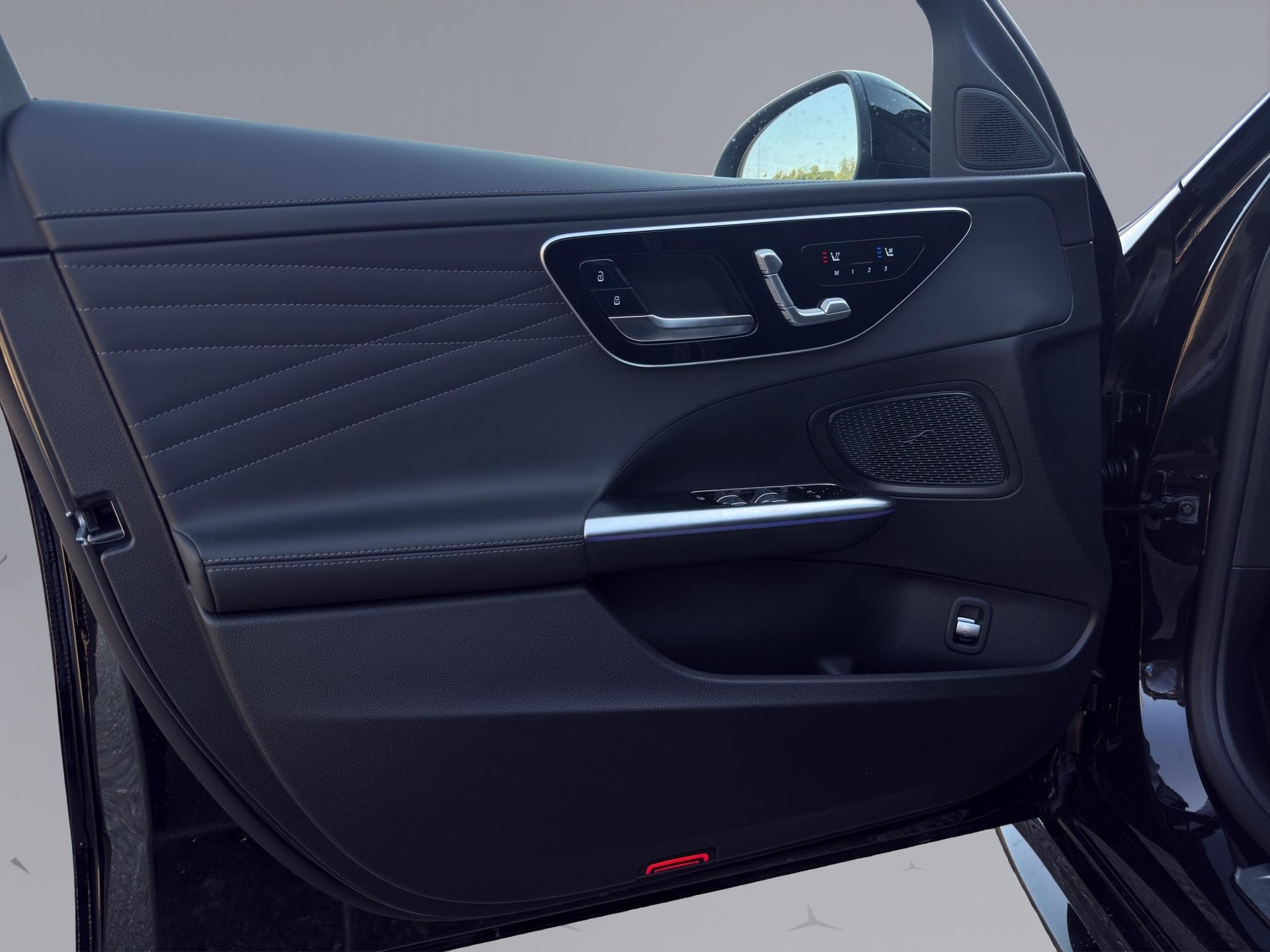 MERCEDES-BENZ C 220 d Swiss Star AMG Line 4matic Kombi-image-21
