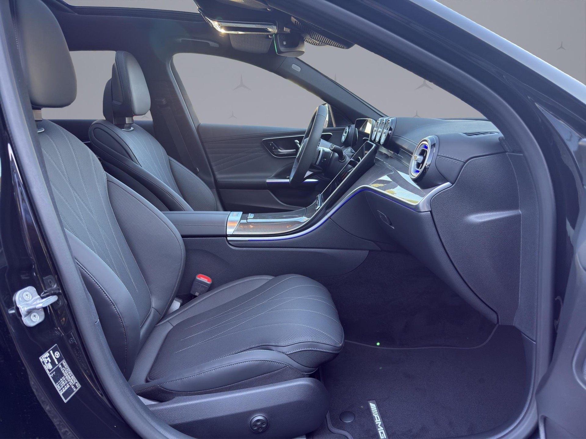 MERCEDES-BENZ C 220 d Swiss Star AMG Line 4matic Kombi-image-15