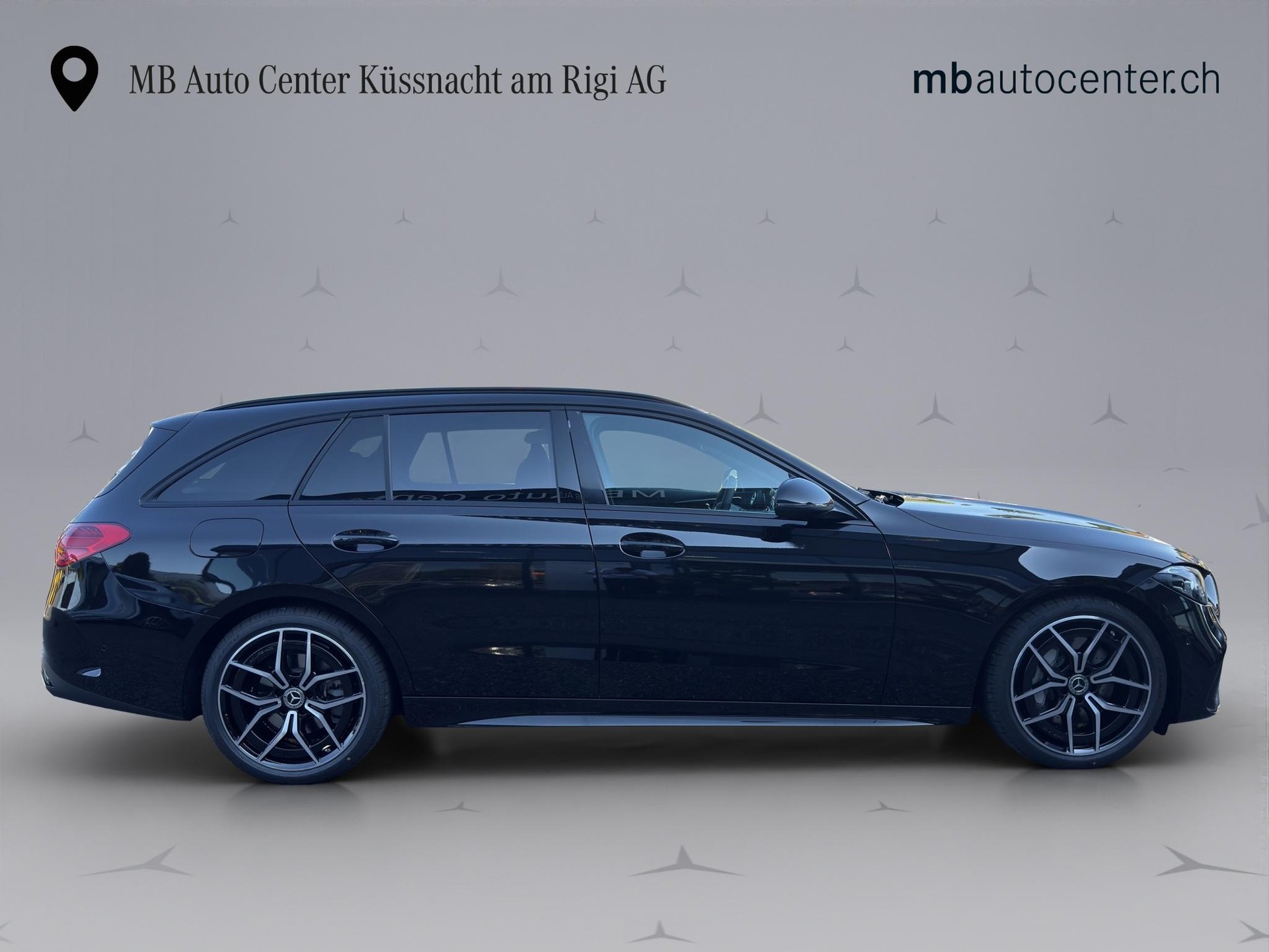 MERCEDES-BENZ C 220 d Swiss Star AMG Line 4matic Kombi-image-6