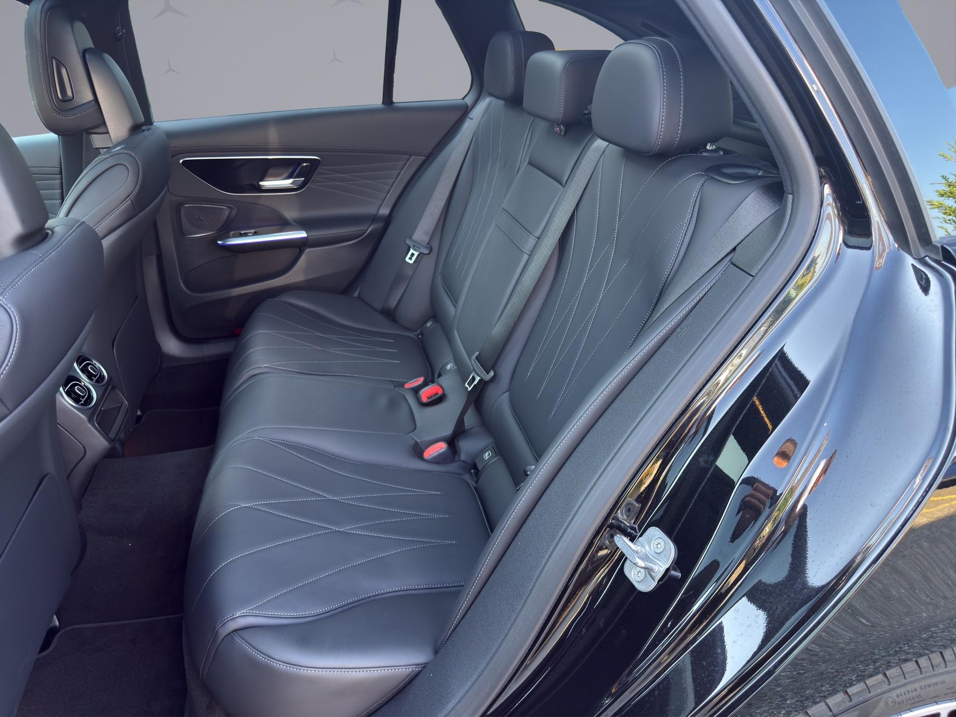 MERCEDES-BENZ C 220 d Swiss Star AMG Line 4matic Kombi-image-11