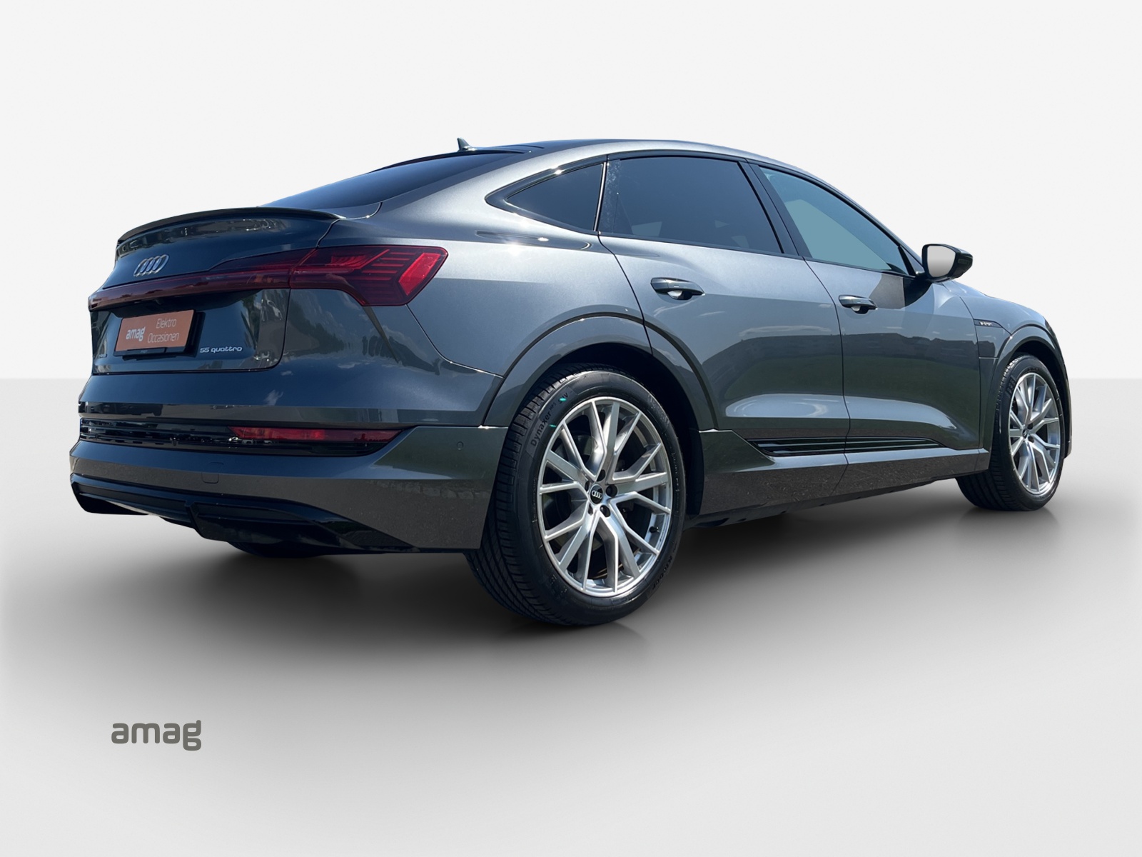 AUDI e-tron 55 Sportback S Line quattro-image-4