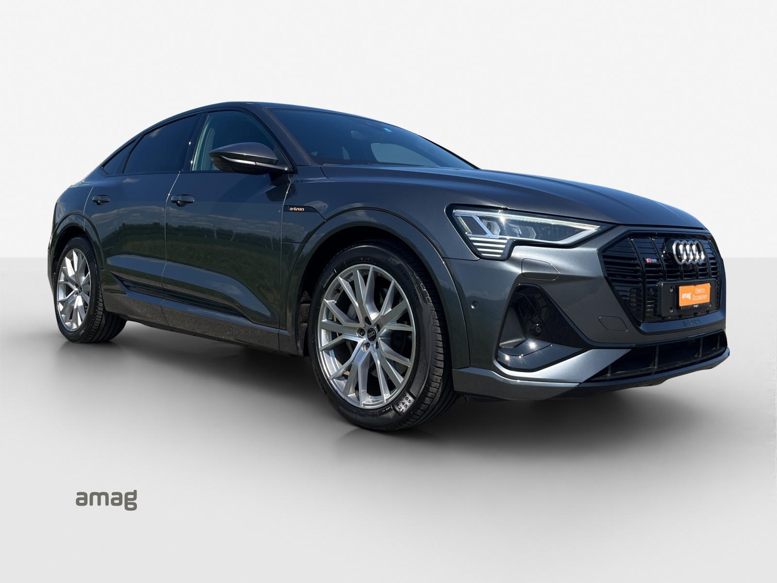AUDI e-tron 55 Sportback S Line quattro-image-5