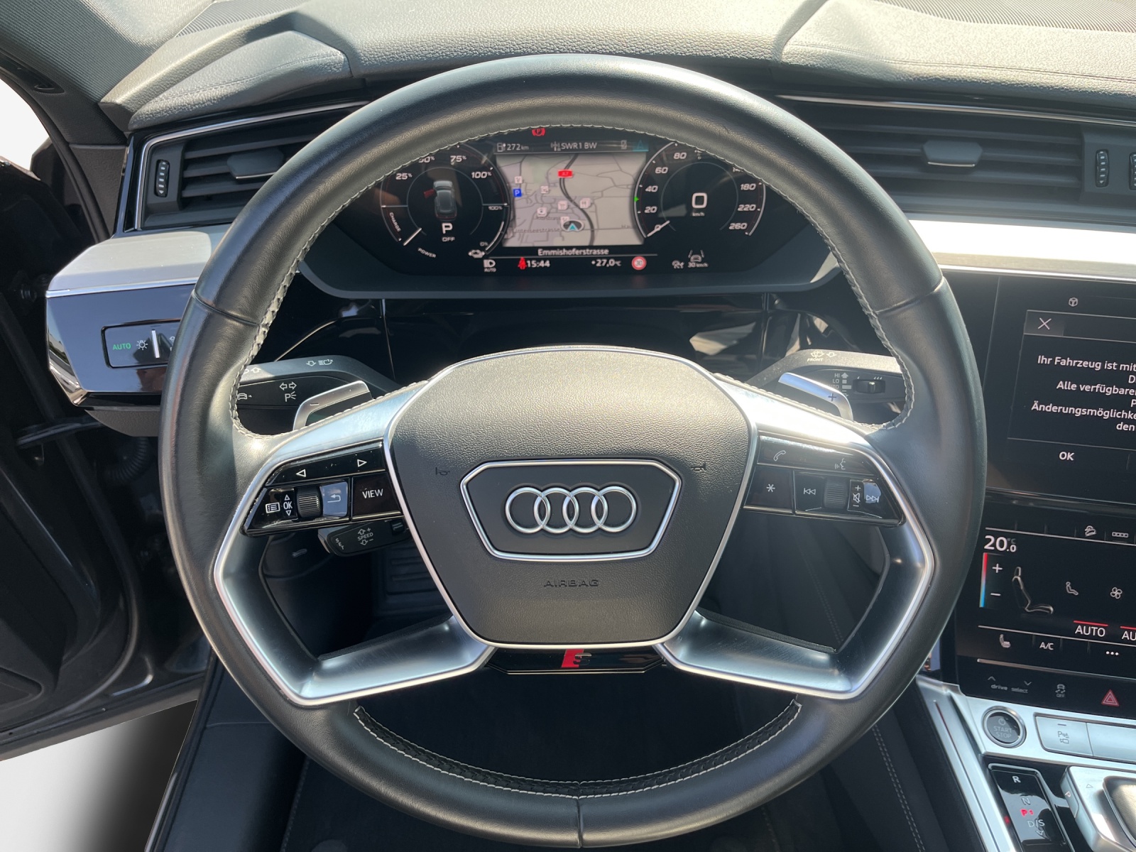 AUDI e-tron 55 Sportback S Line quattro-image-9