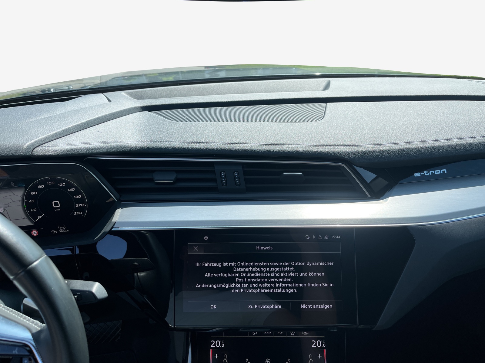 AUDI e-tron 55 Sportback S Line quattro-image-10