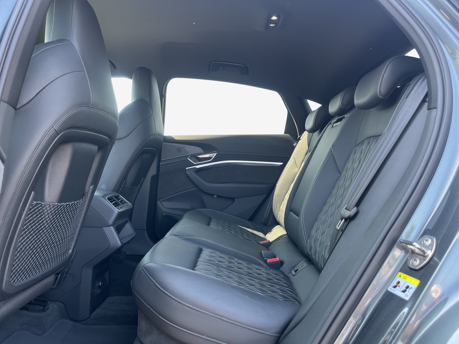 AUDI e-tron 55 Sportback S Line quattro-image-11