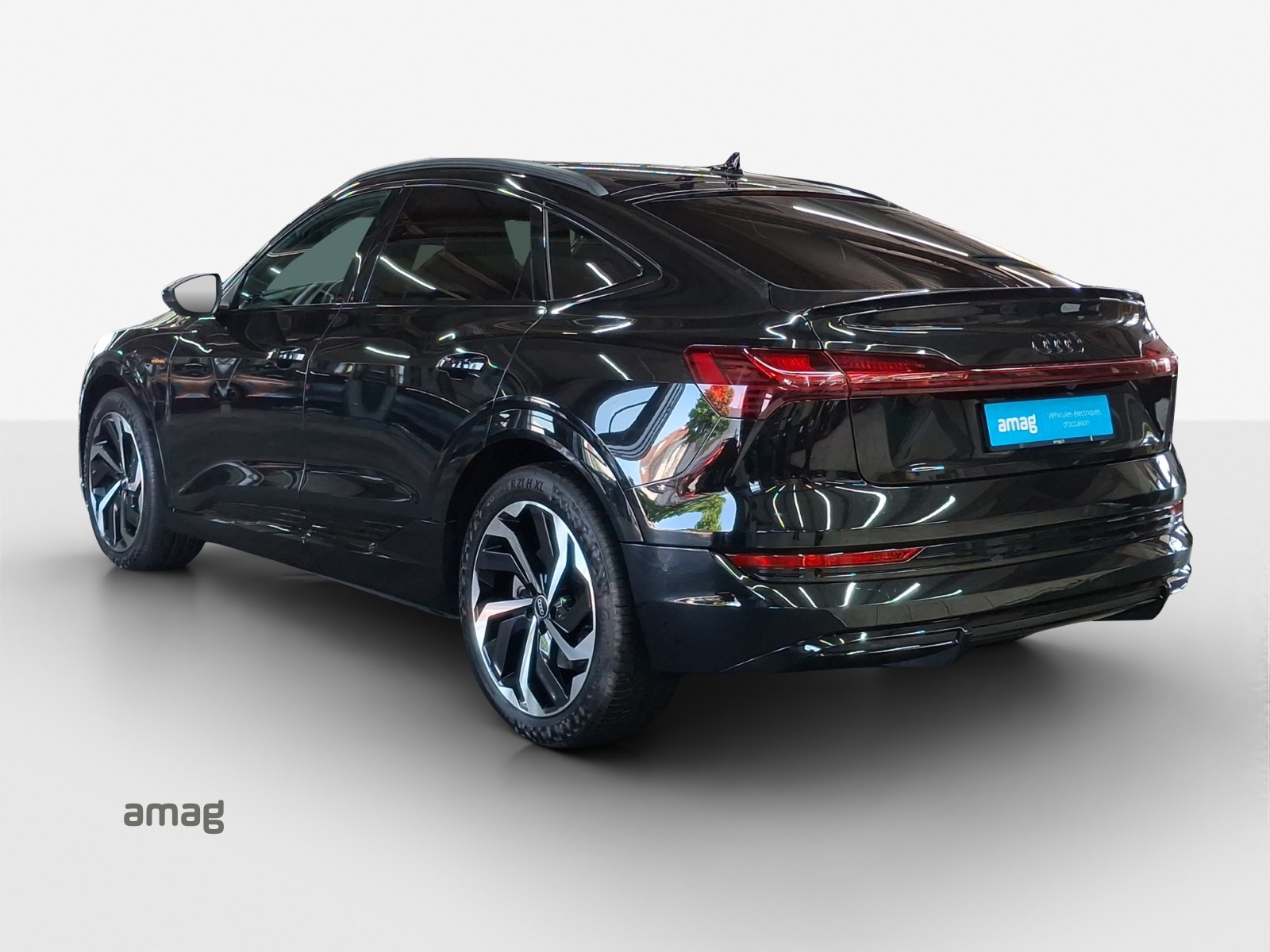 AUDI e-tron 55 Sportback S Line Black Edition quattro-image-3
