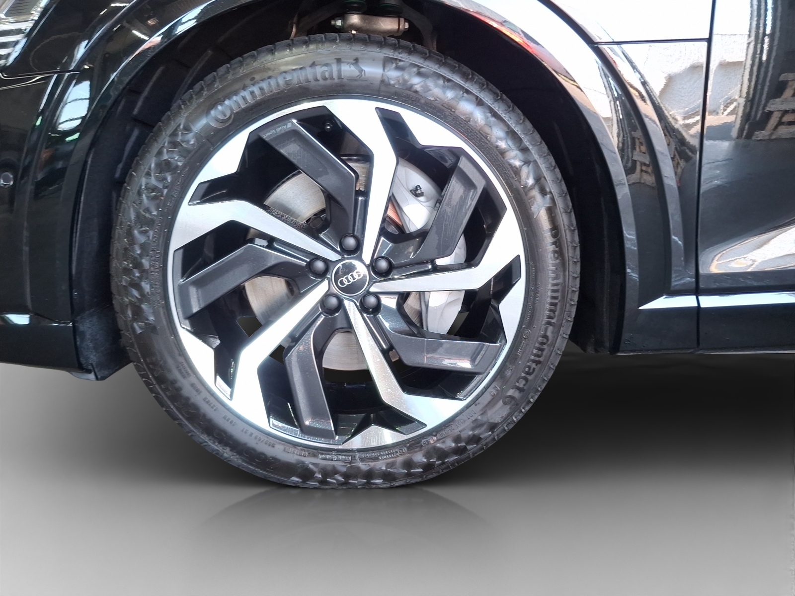 AUDI e-tron 55 Sportback S Line Black Edition quattro-image-15