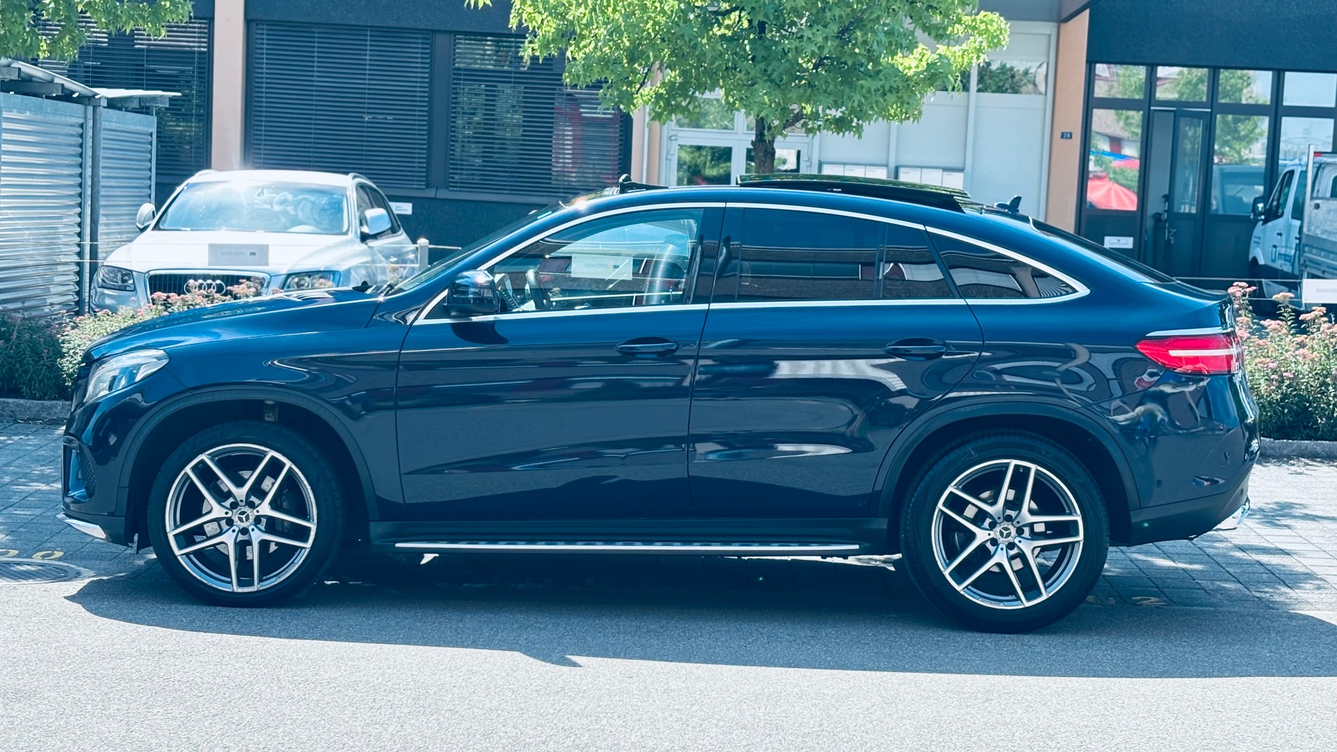 MERCEDES-BENZ GLE Coupé 350 d OrangeArt Edition 4Matic 9G-Tronic-image-6