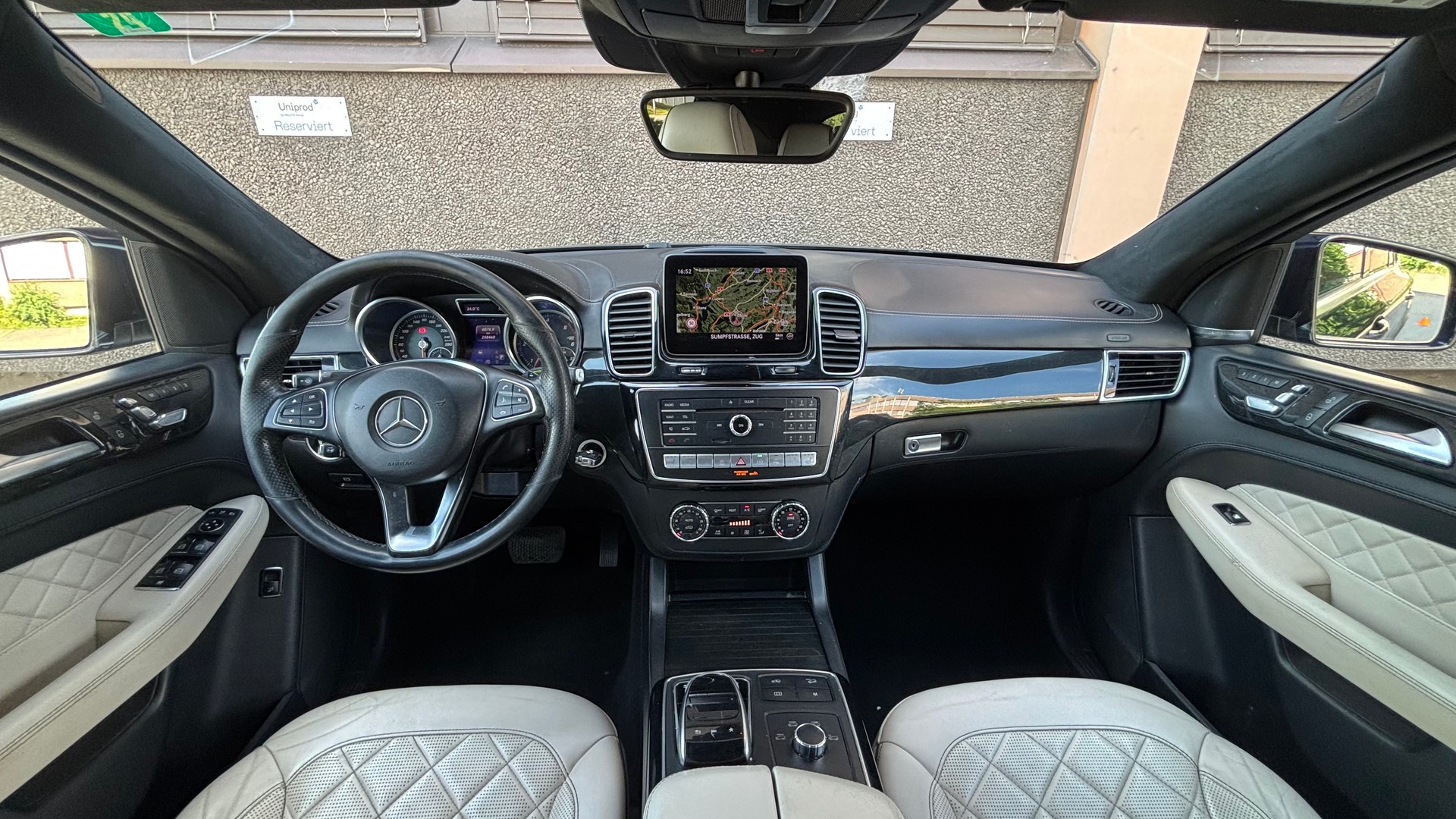 MERCEDES-BENZ GLE Coupé 350 d OrangeArt Edition 4Matic 9G-Tronic-image-15