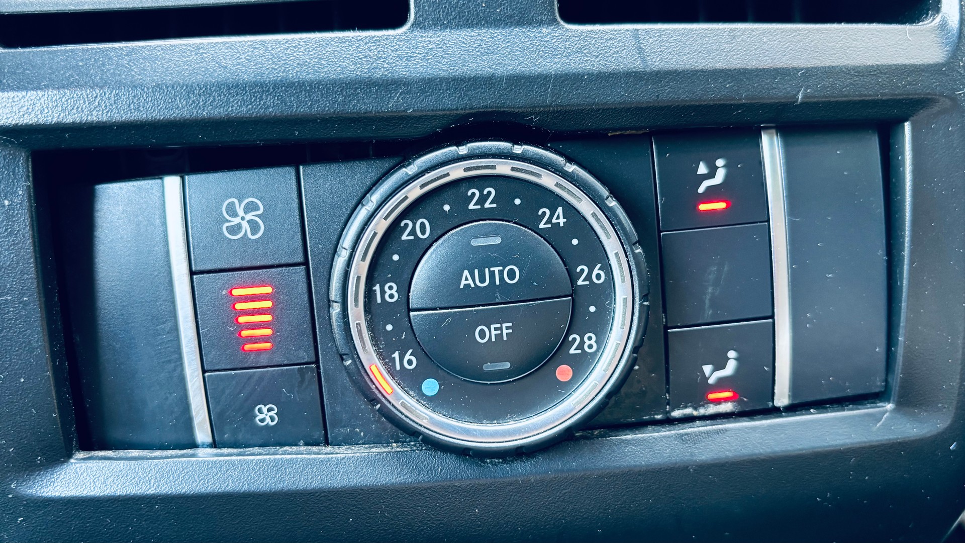 MERCEDES-BENZ GLE Coupé 350 d OrangeArt Edition 4Matic 9G-Tronic-image-11
