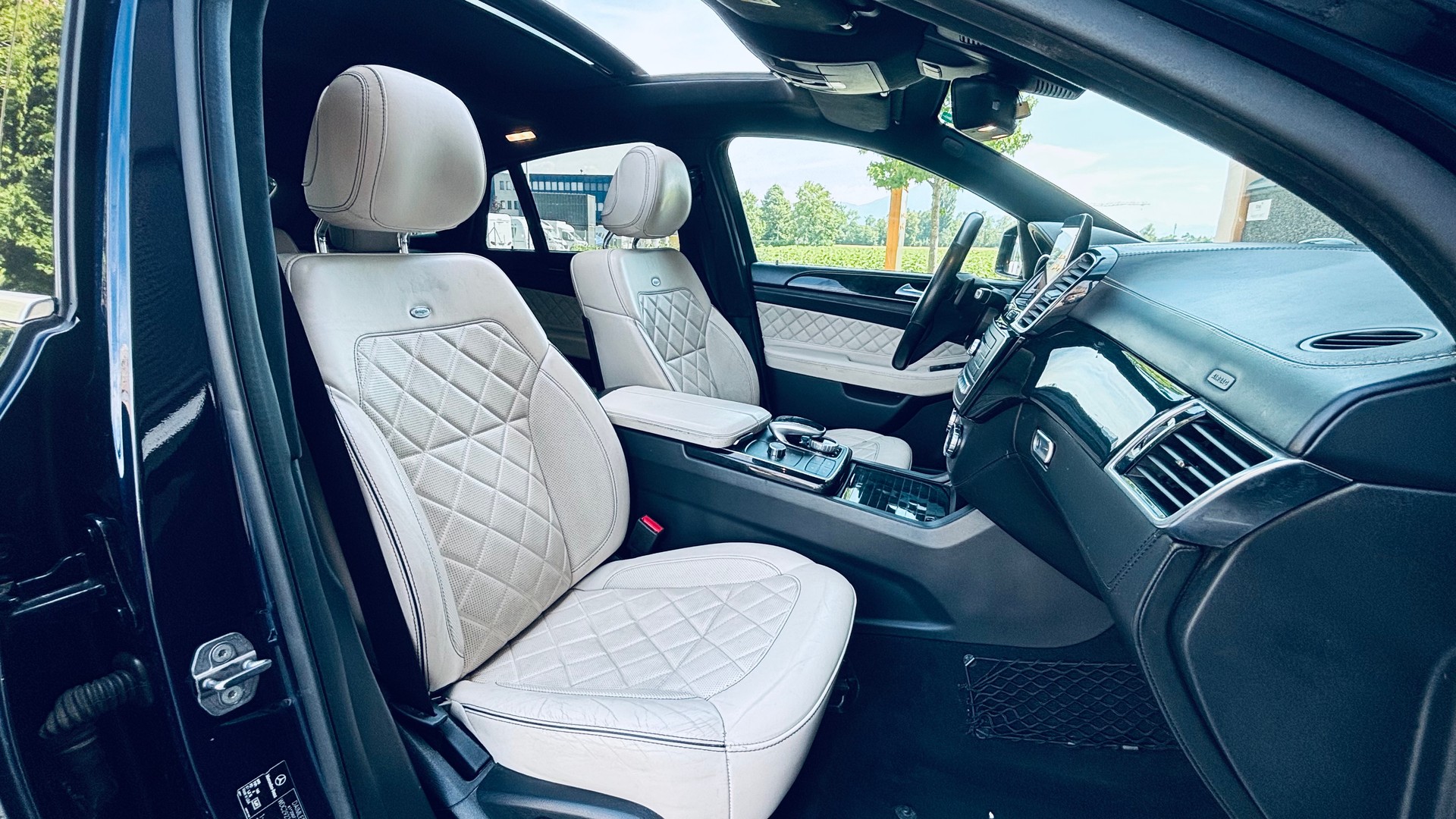 MERCEDES-BENZ GLE Coupé 350 d OrangeArt Edition 4Matic 9G-Tronic-image-9