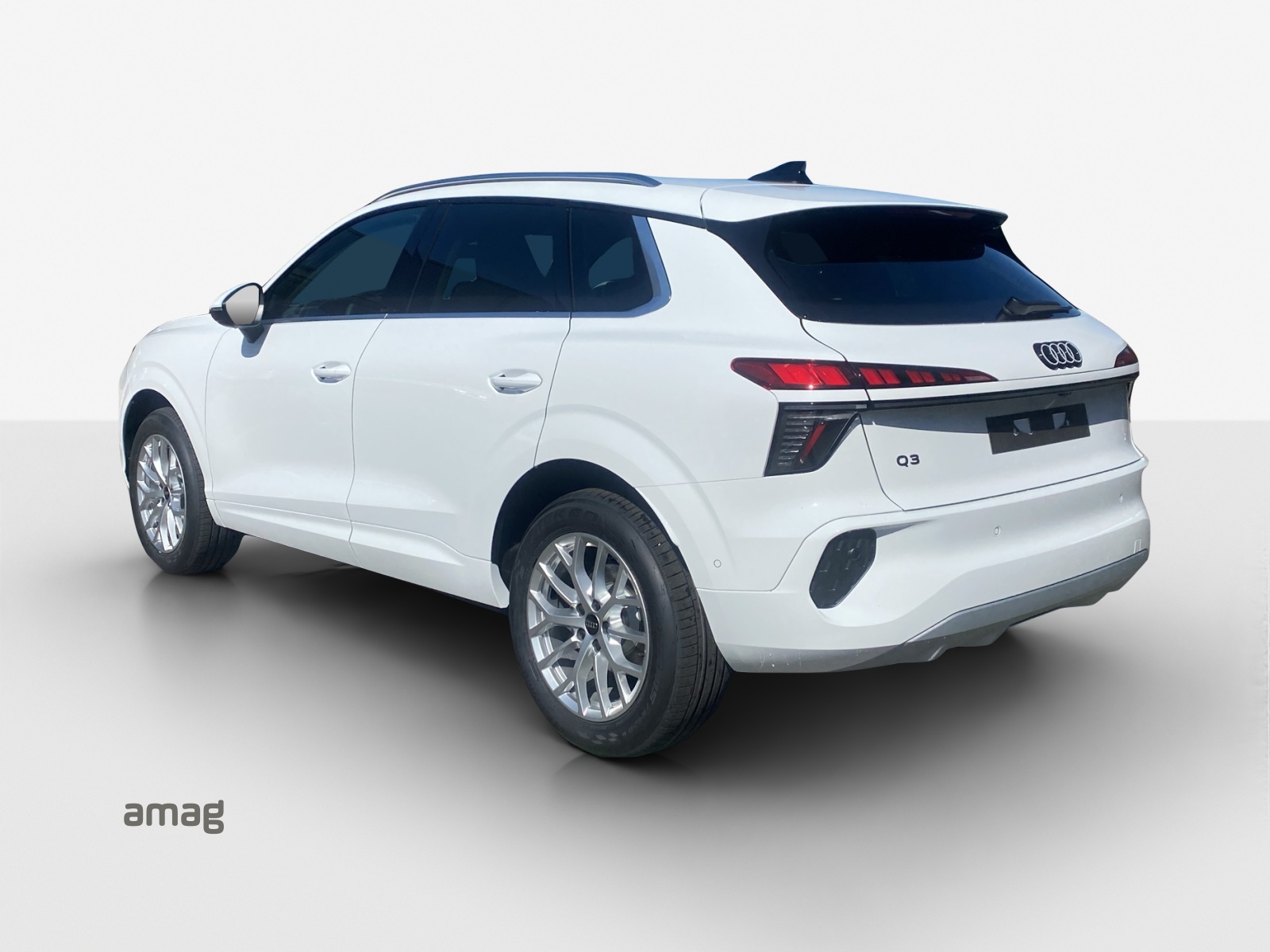 AUDI Q3 SUV 110 kW TFSI S tronic-image-3