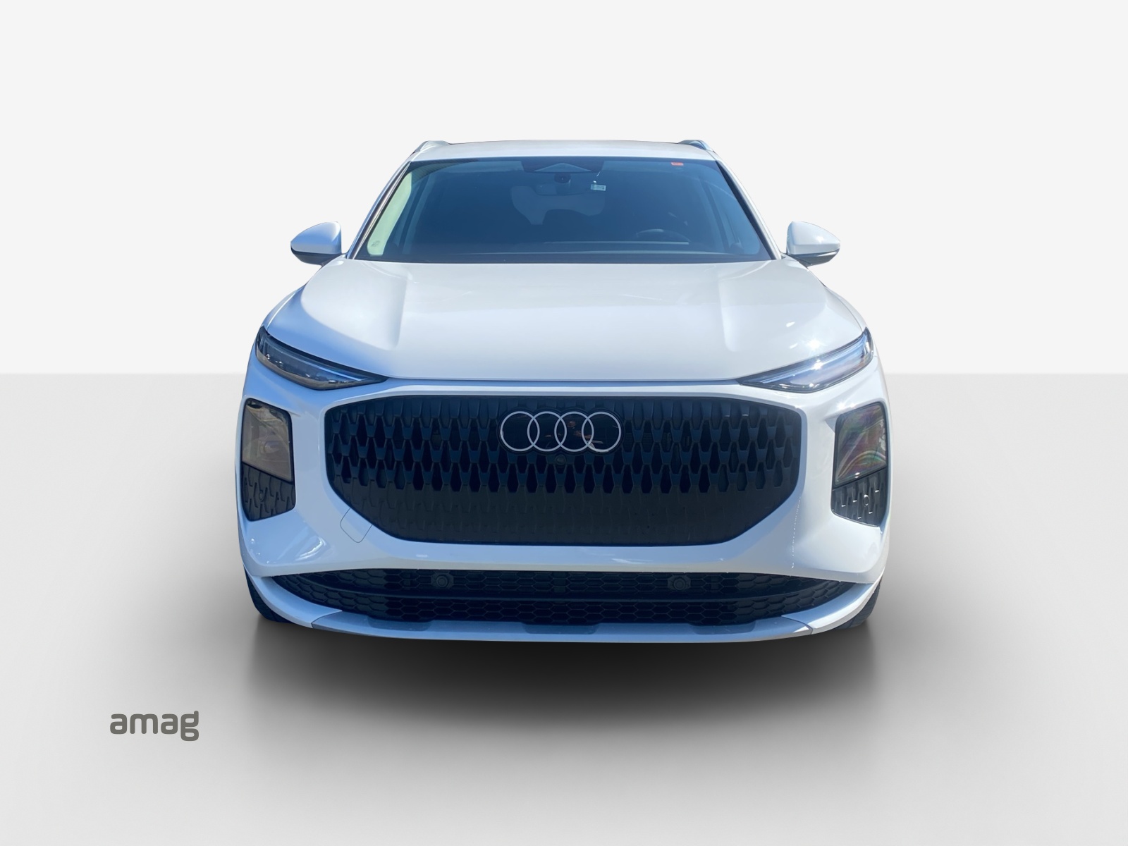 AUDI Q3 SUV 110 kW TFSI S tronic-image-0