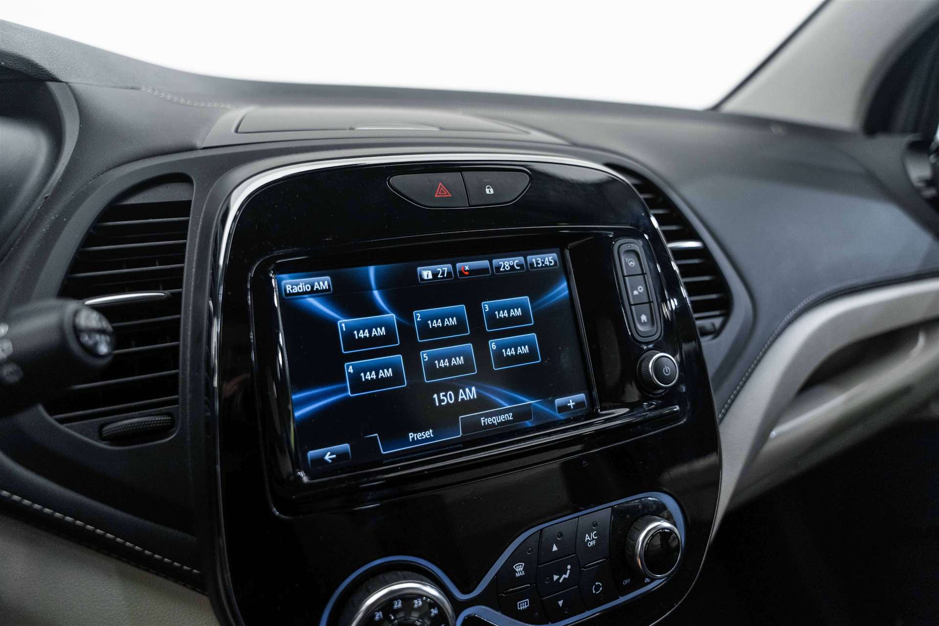 RENAULT Renault Captur 120 EDC Automat! Intens mit Leder!-image-20