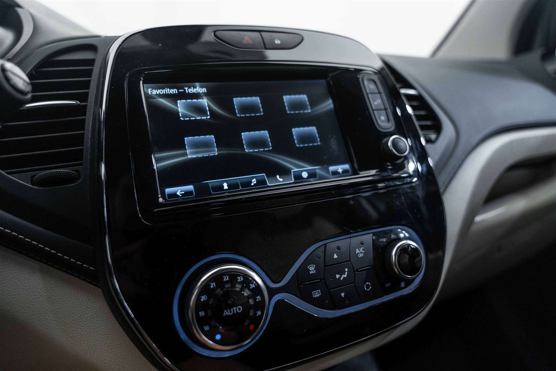 RENAULT Renault Captur 120 EDC Automat! Intens mit Leder!-image-21