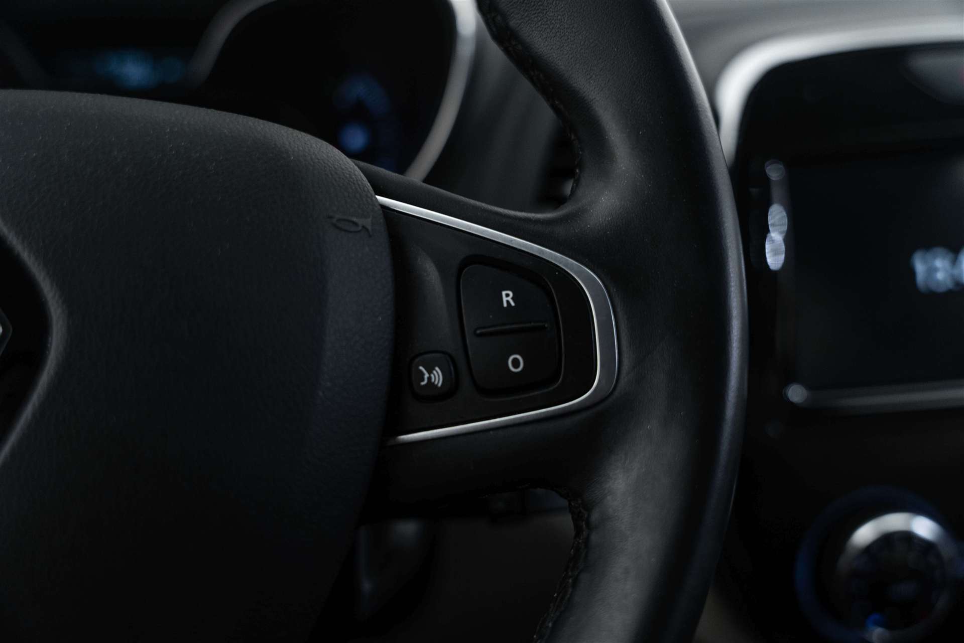 RENAULT Renault Captur 120 EDC Automat! Intens mit Leder!-image-15