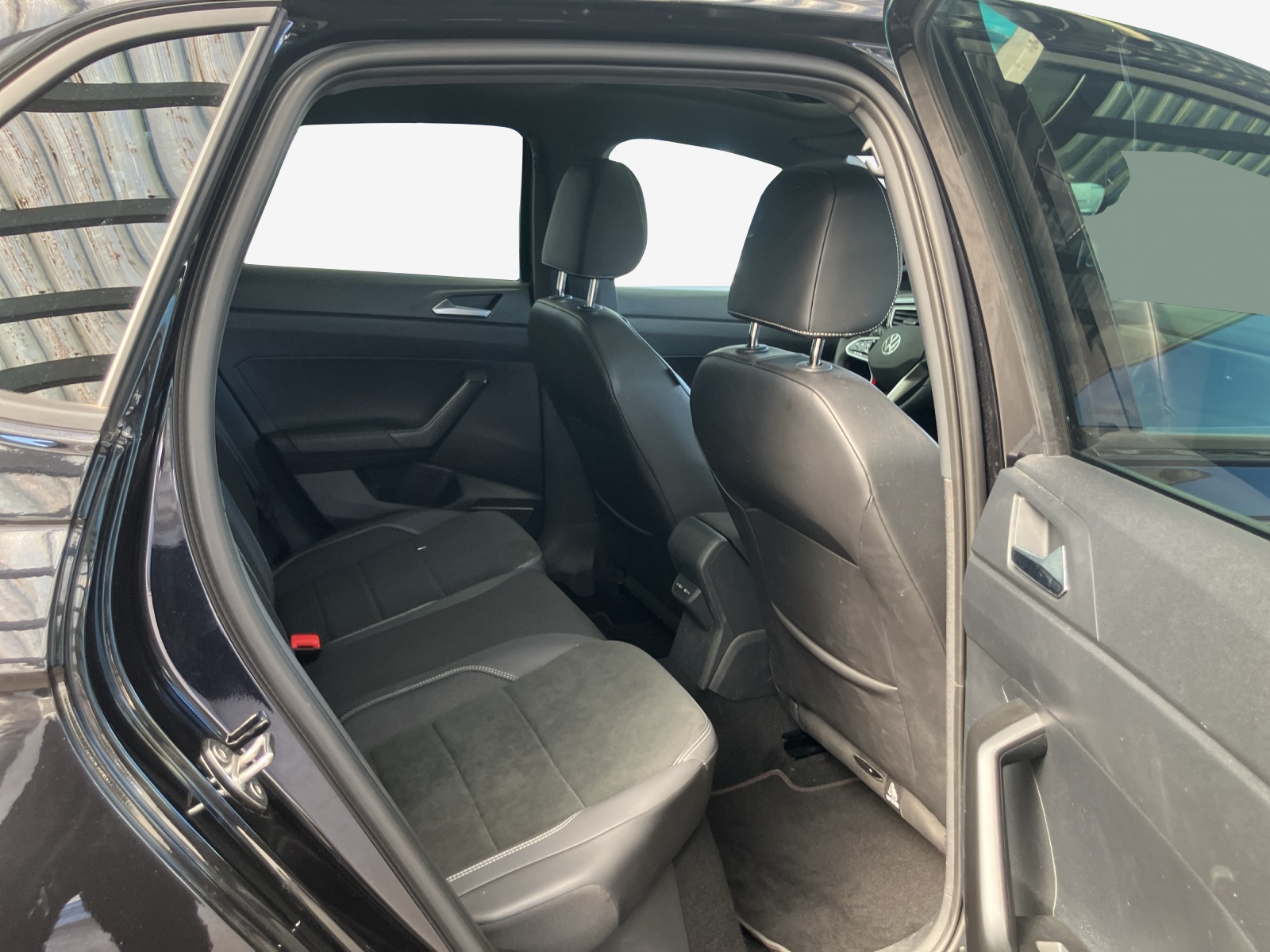 VW Polo 2.0 TSI GTI DSG-image-13