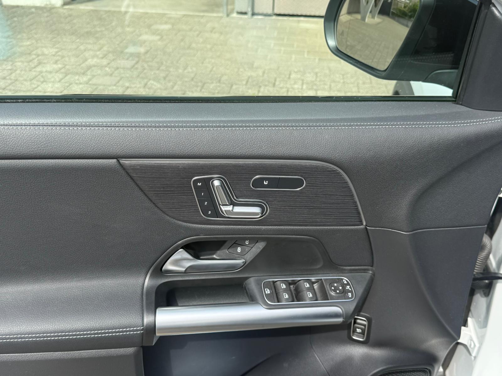MERCEDES-BENZ GLA AMG line-image-5