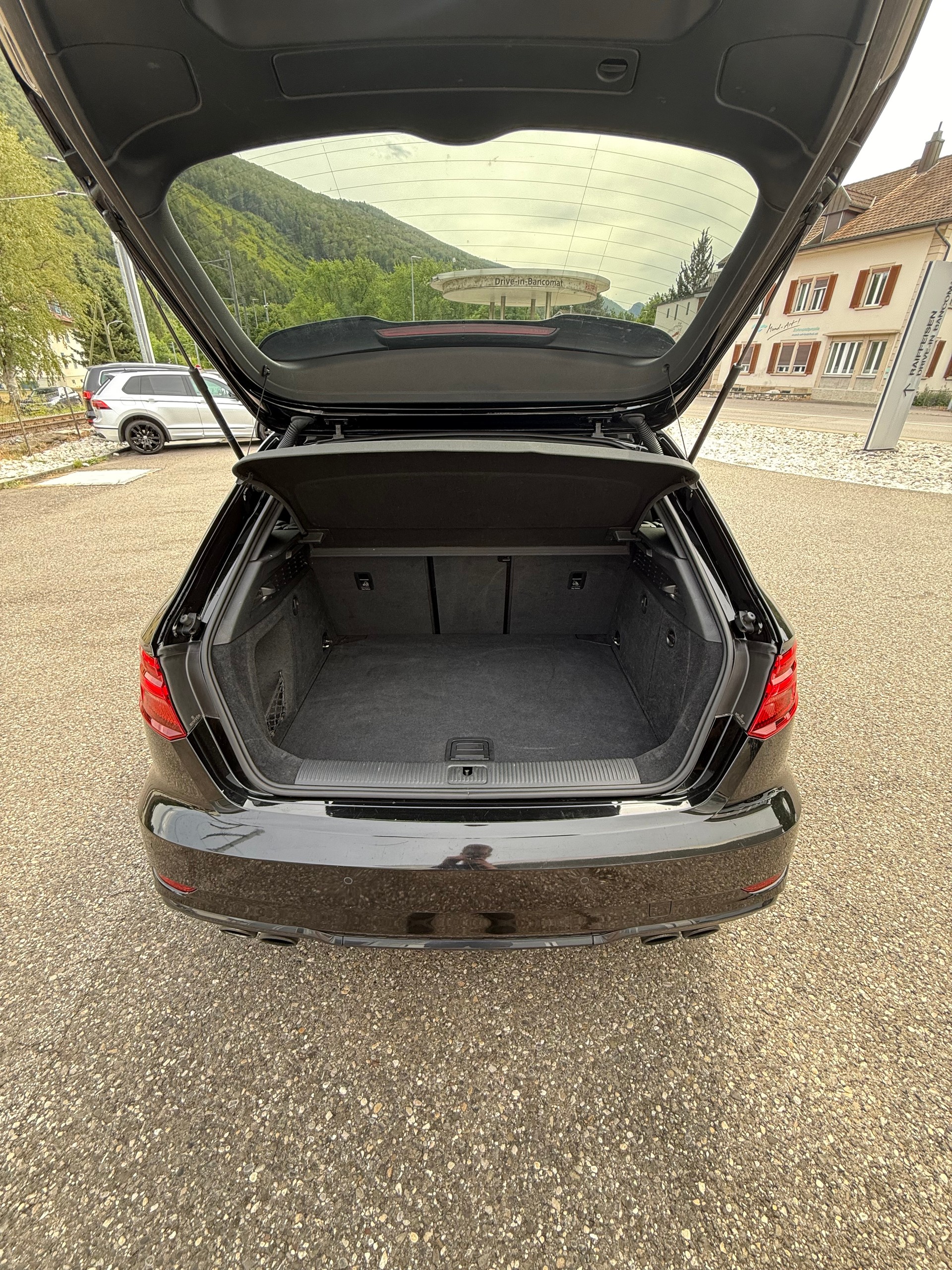 AUDI S3 Sportback 2.0 TFSI quattro S-tronic-image-14