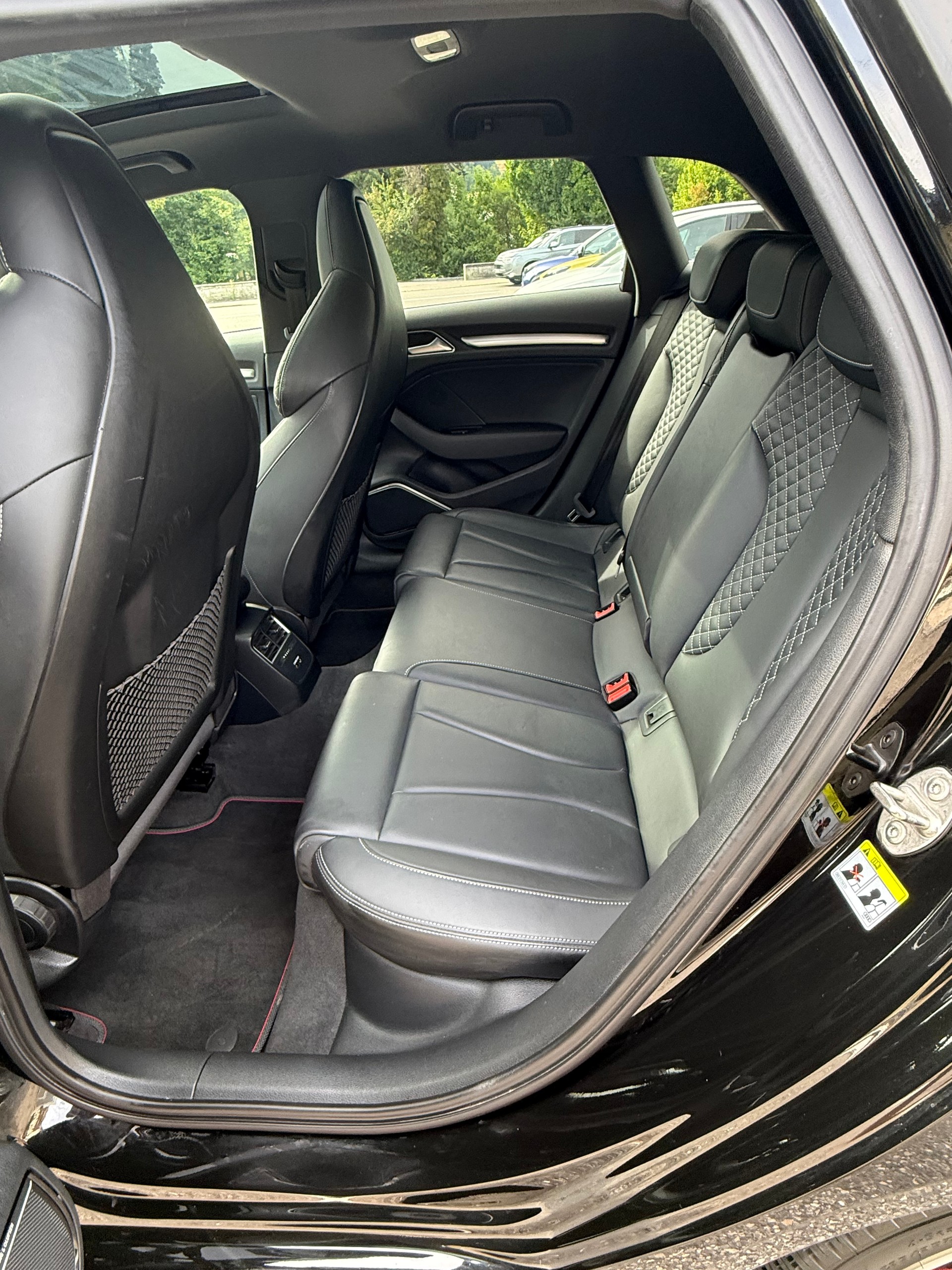AUDI S3 Sportback 2.0 TFSI quattro S-tronic-image-10