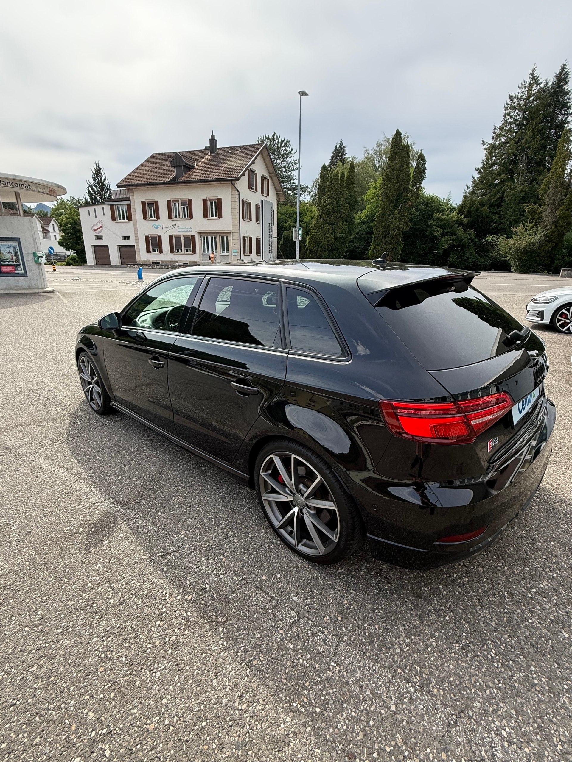 AUDI S3 Sportback 2.0 TFSI quattro S-tronic-image-6