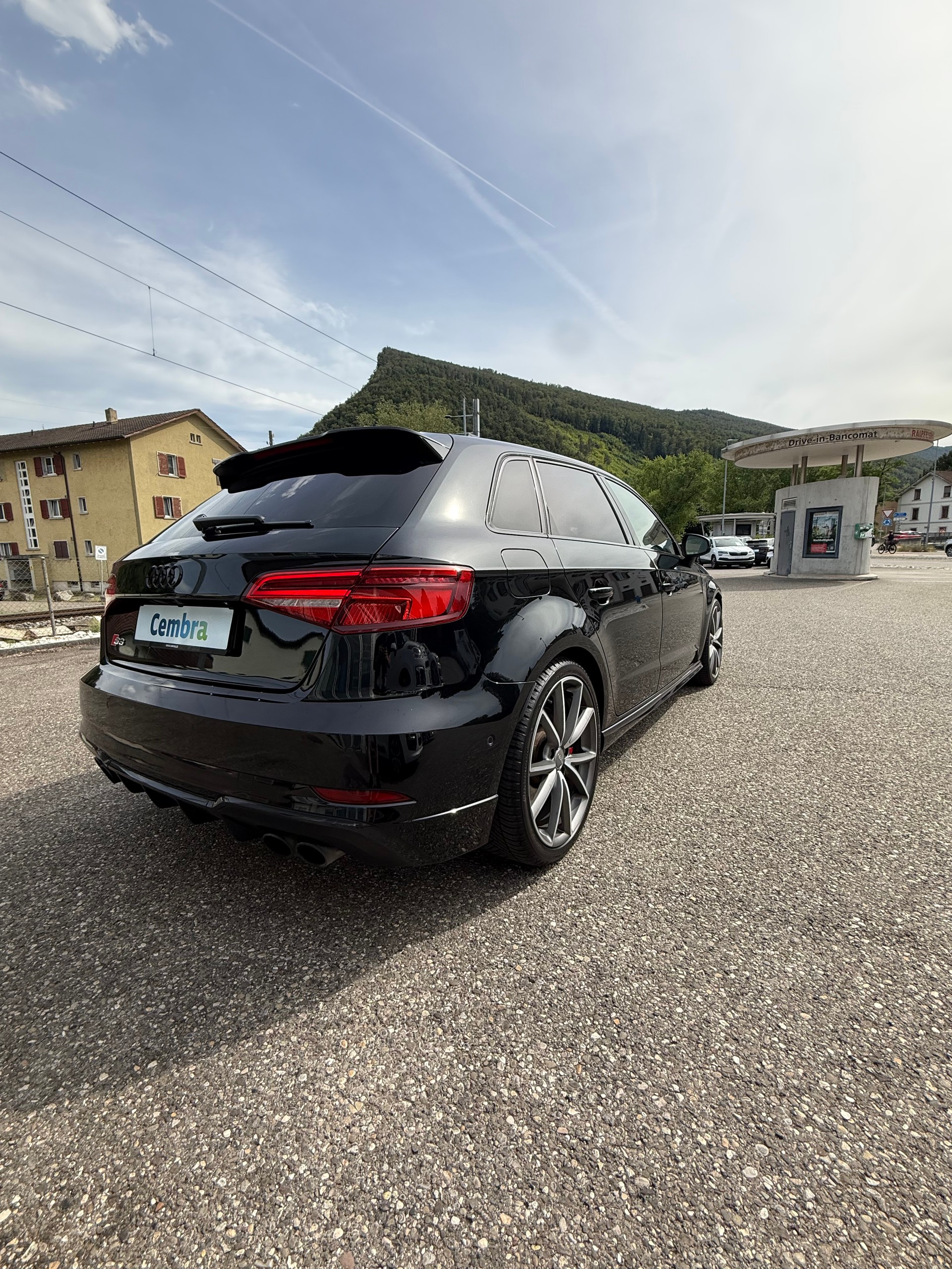 AUDI S3 Sportback 2.0 TFSI quattro S-tronic-image-4