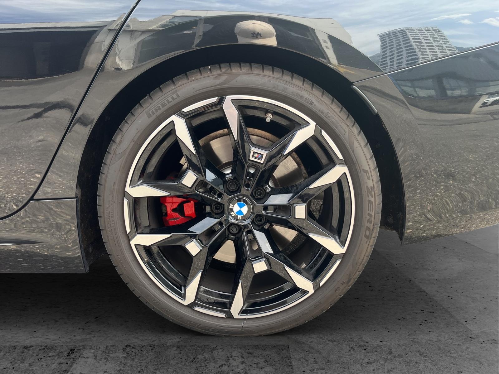 BMW M340i xDrive Touring-image-9