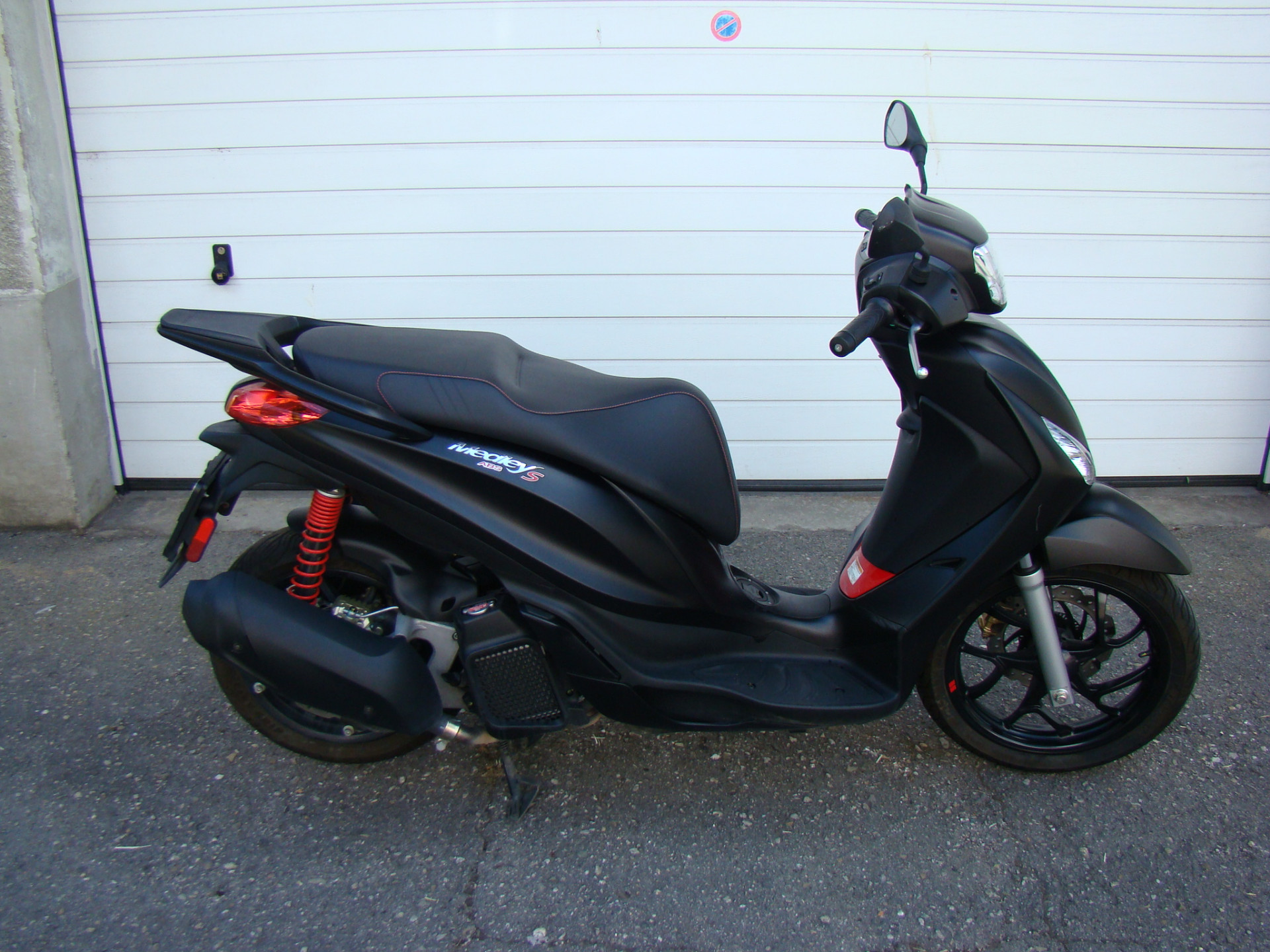 PIAGGIO Medley 125 Sport-showroom-element-2