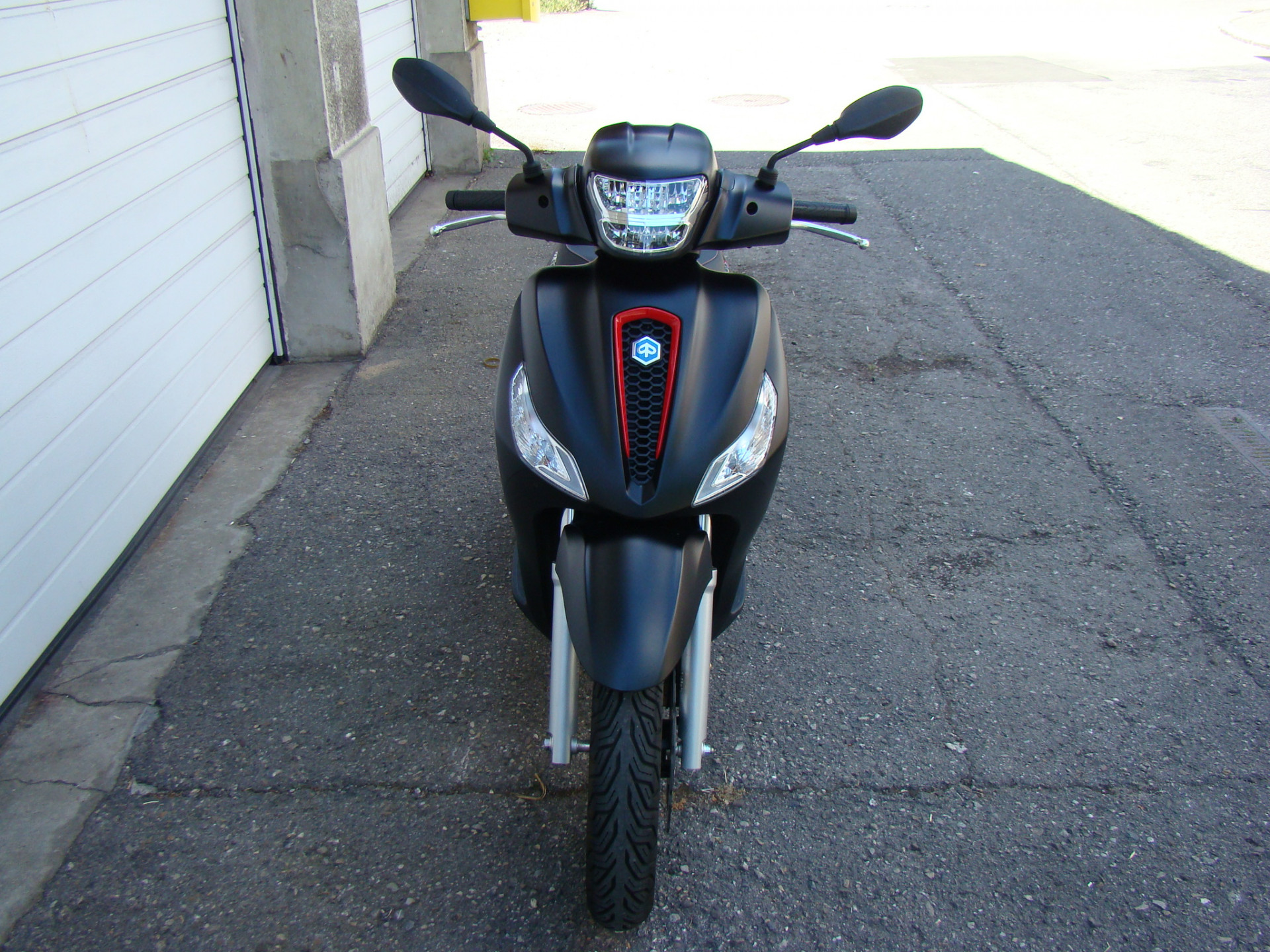 PIAGGIO Medley 125 Sport-showroom-element-3