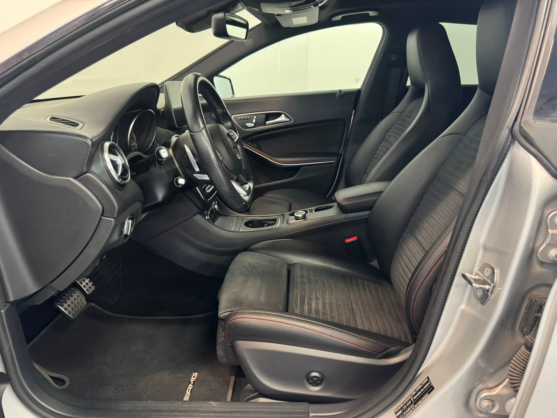 MERCEDES-BENZ CLA Shooting Brake 250 AMG Line 4Matic 7G-DCT-image-15