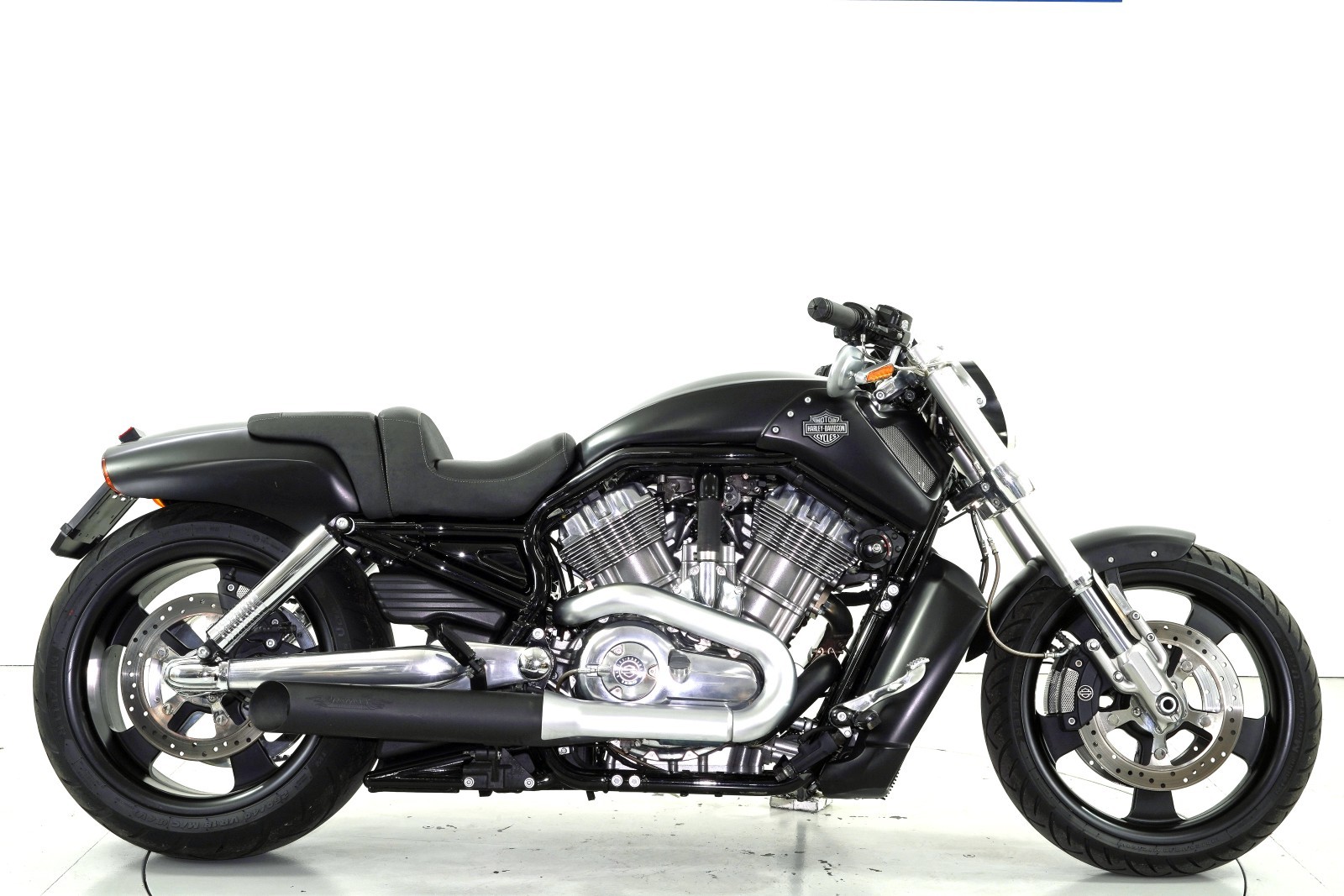 HARLEY-DAVIDSON VRSCF-showroom-element-3