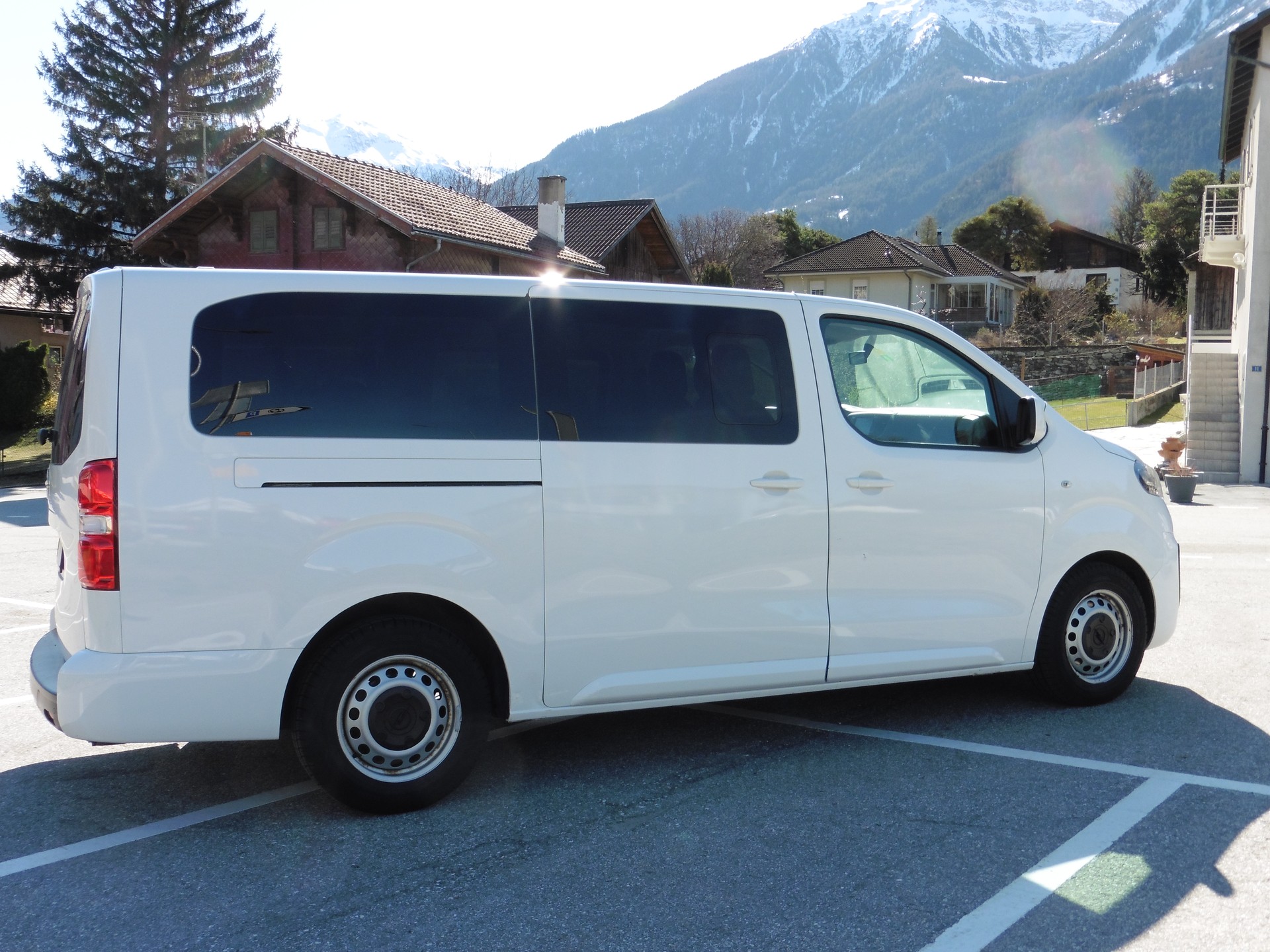 OPEL Vivaro Combi 2.0 CDTI Essentia s/s M Aut.-image-6