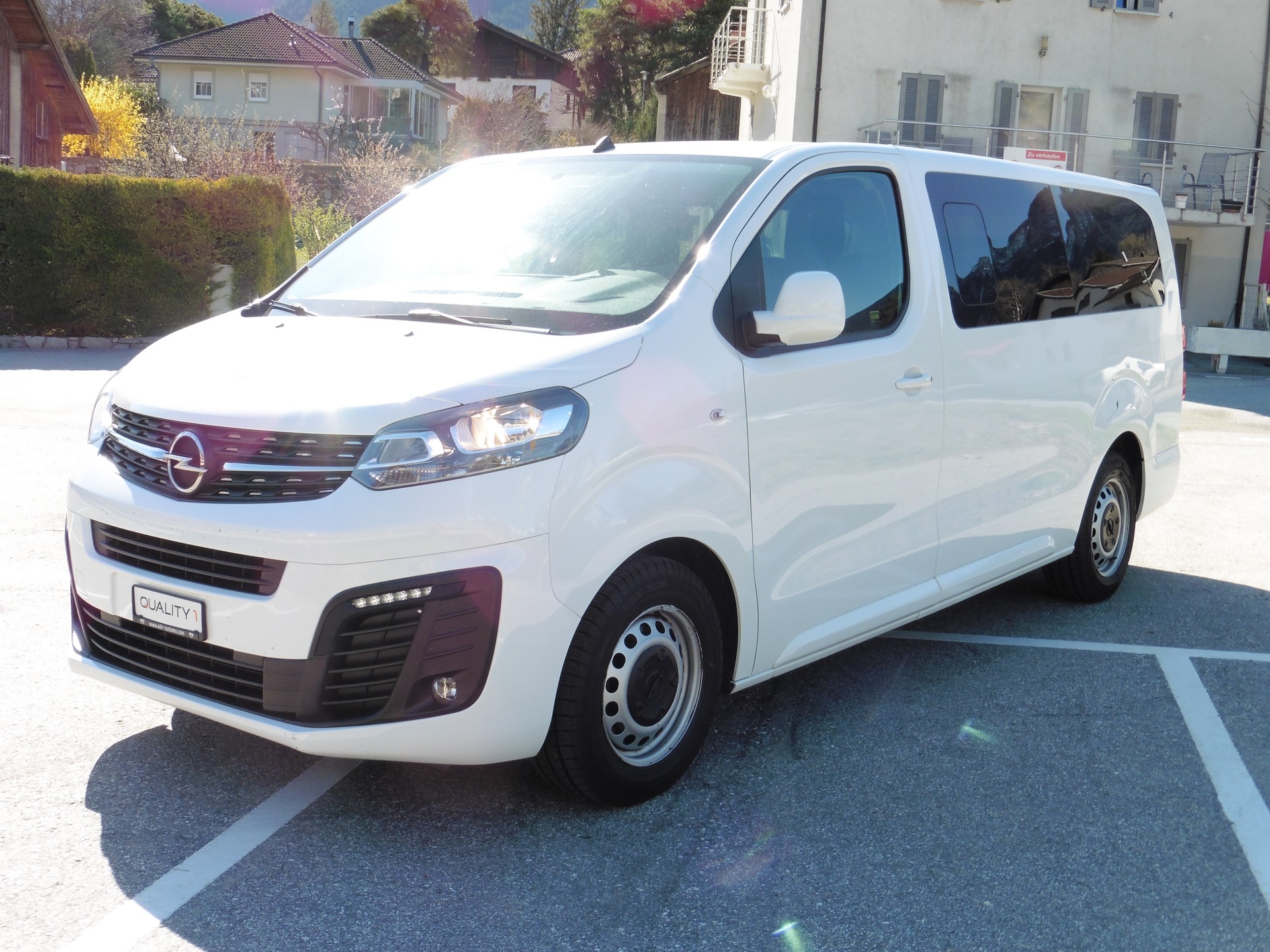 OPEL Vivaro Combi 2.0 CDTI Essentia s/s M Aut.-showroom-element-1