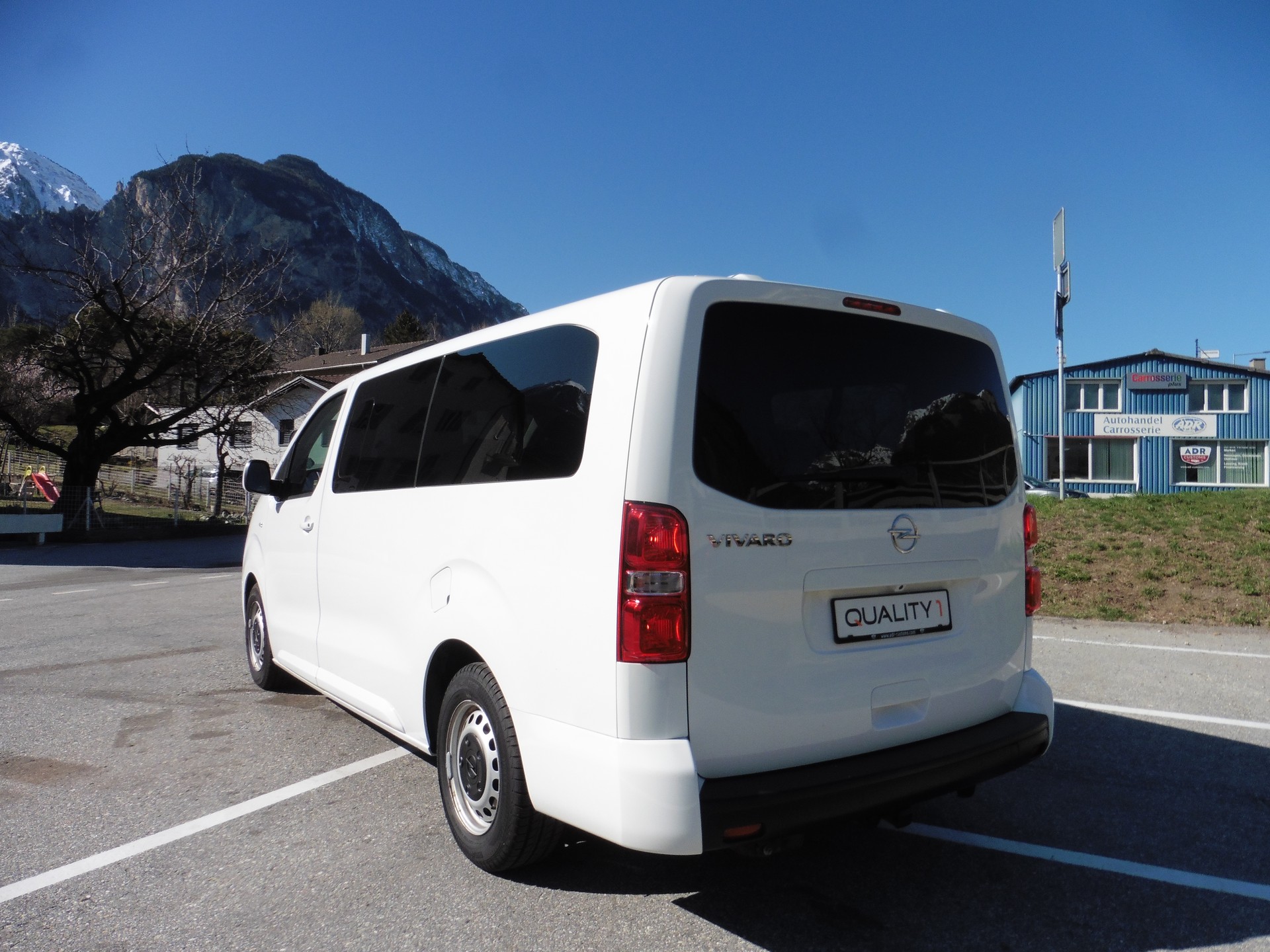 OPEL Vivaro Combi 2.0 CDTI Essentia s/s M Aut.-image-4