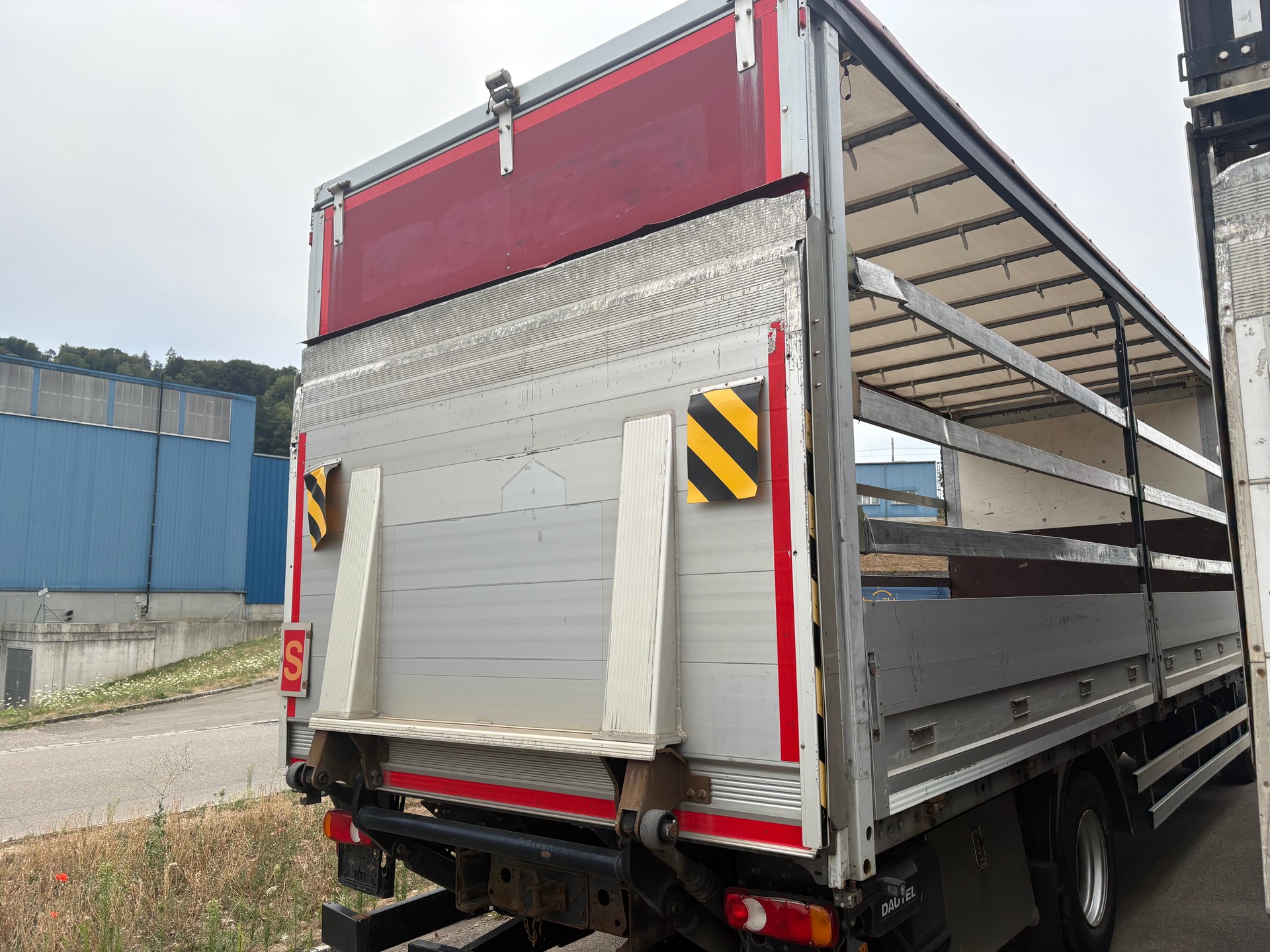IVECO 140E25-image-3