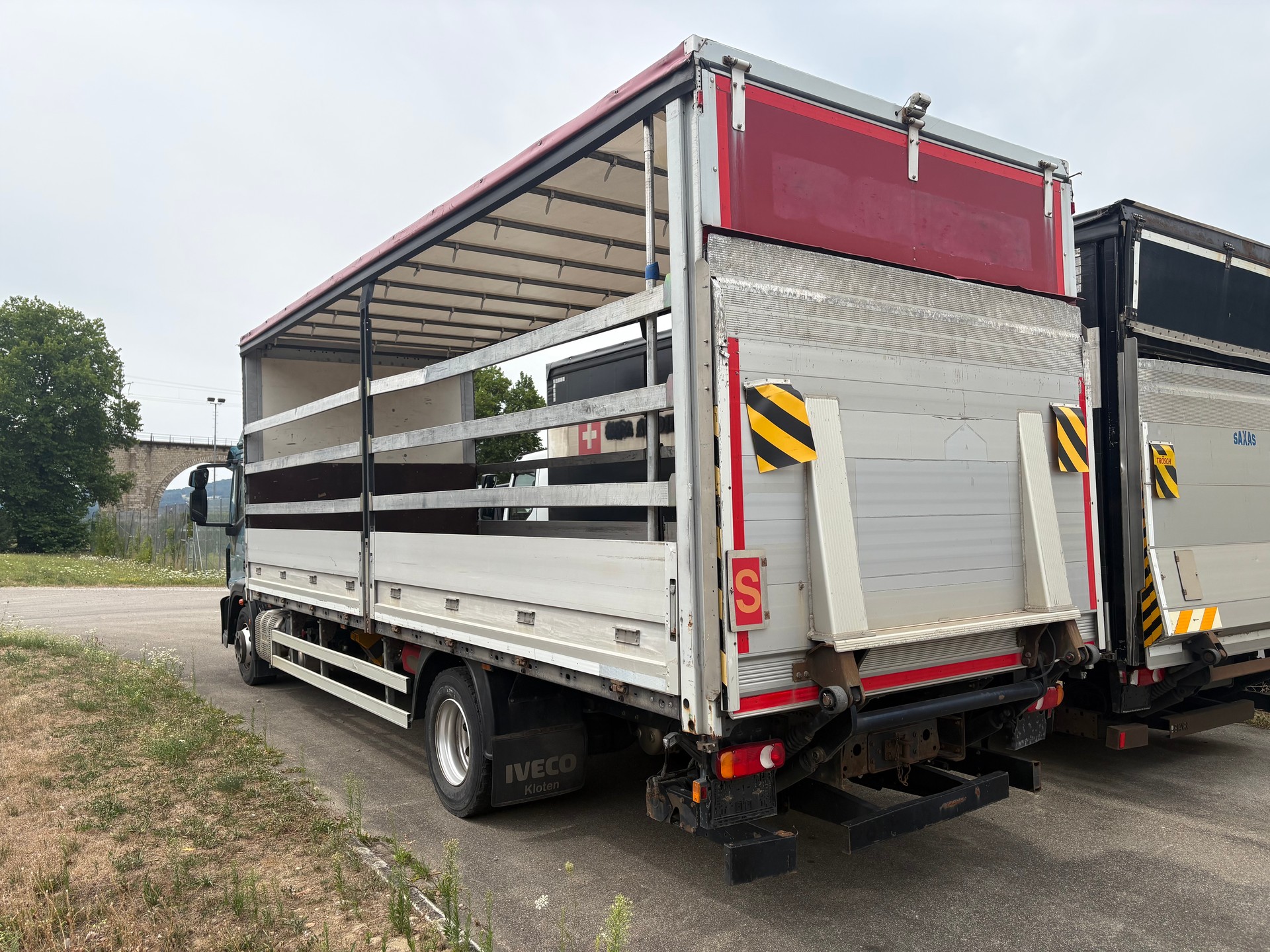 IVECO 140E25-image-4