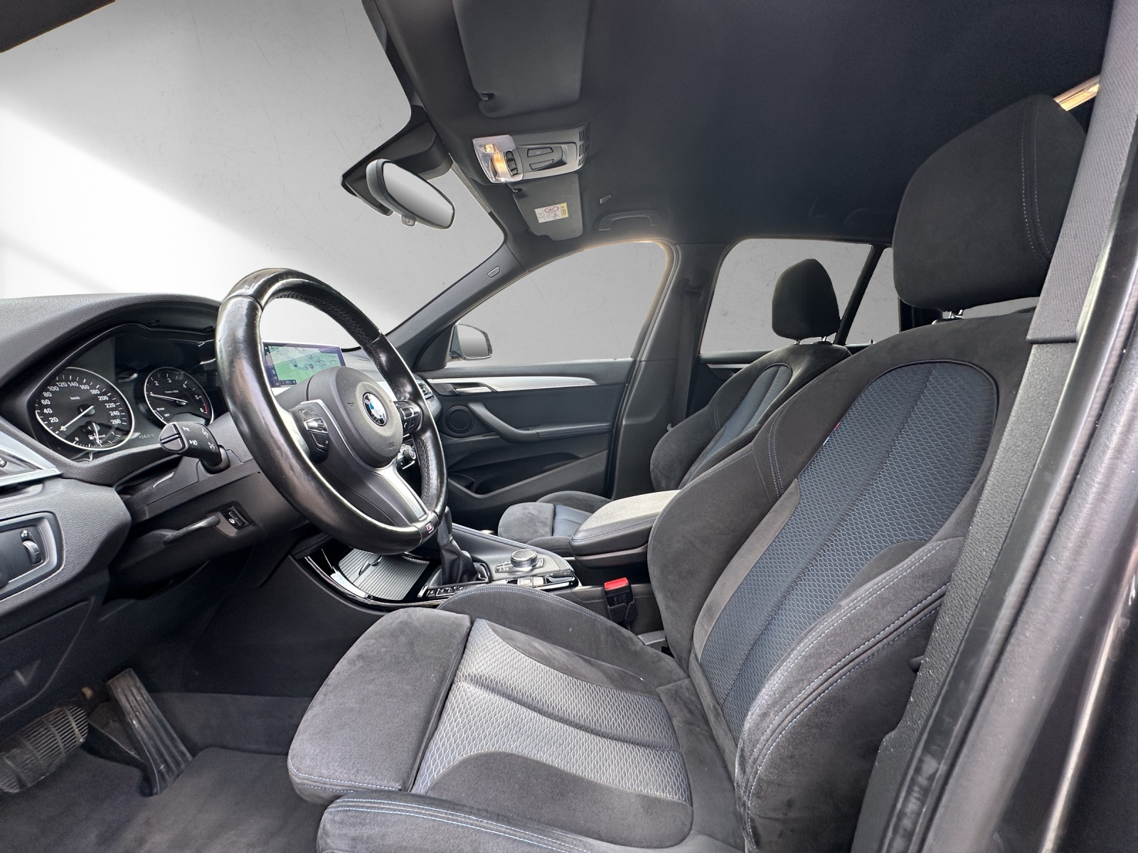 BMW X1 xDrive 20d M Sport Steptronic-image-11
