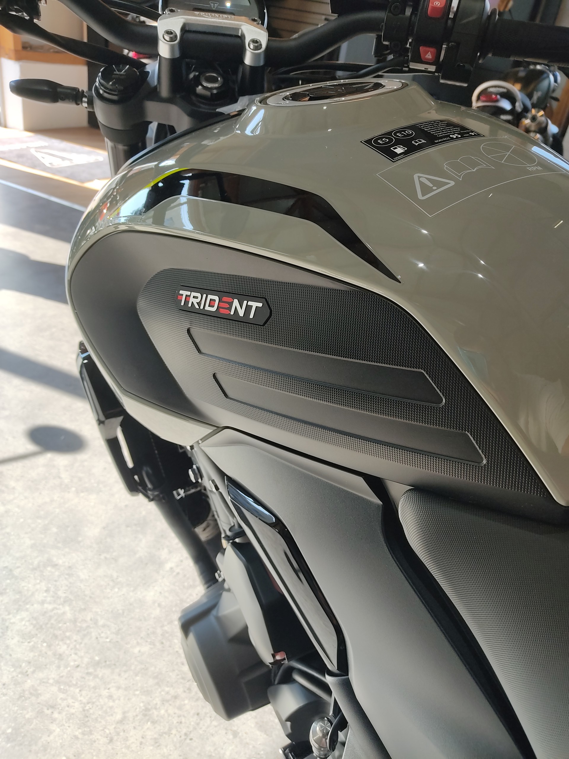 TRIUMPH Trident 660-image-4