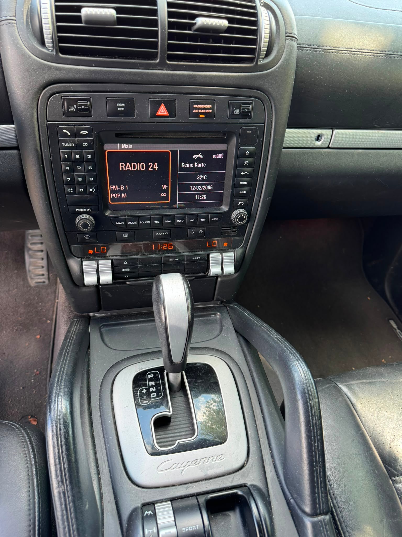 PORSCHE Cayenne-image-8