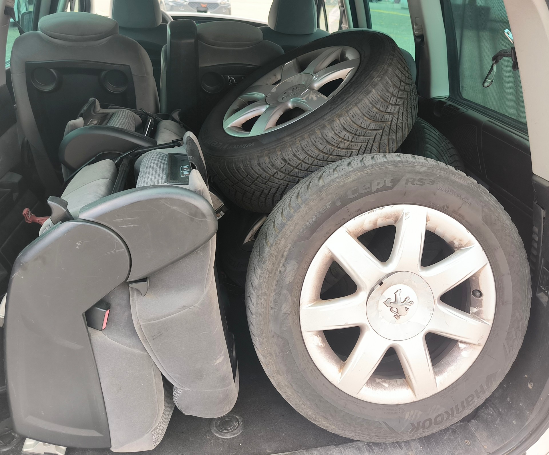PEUGEOT 807 2.0 16V HDi (ST) Family+-image-12
