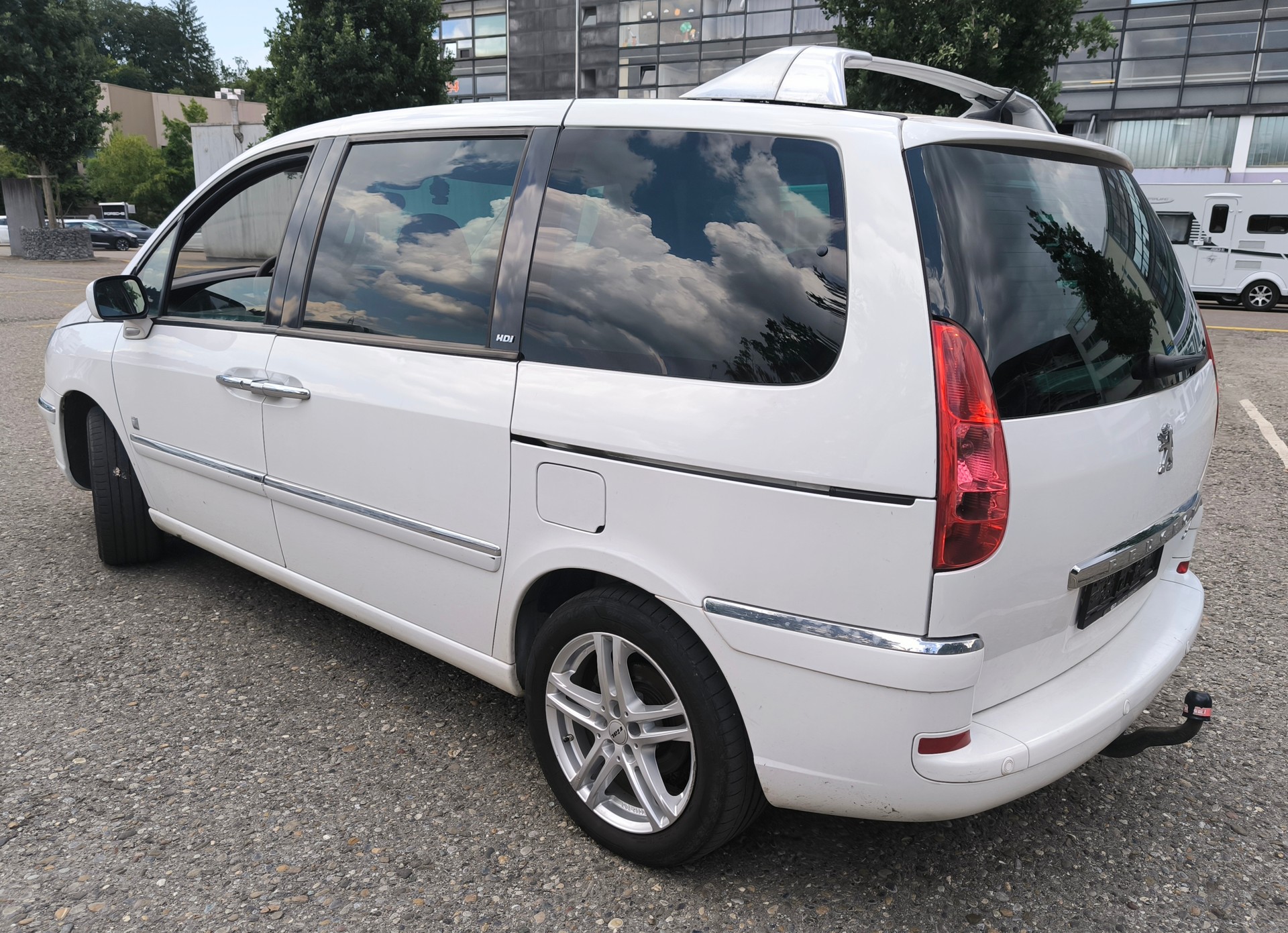 PEUGEOT 807 2.0 16V HDi (ST) Family+-image-4