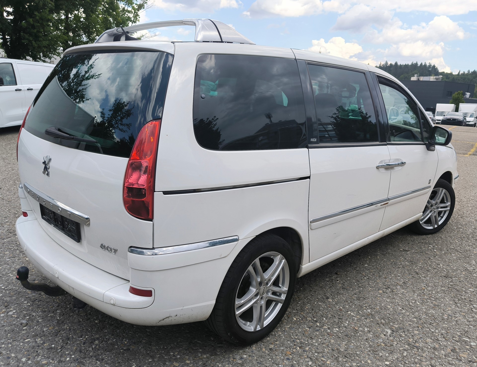 PEUGEOT 807 2.0 16V HDi (ST) Family+-image-3