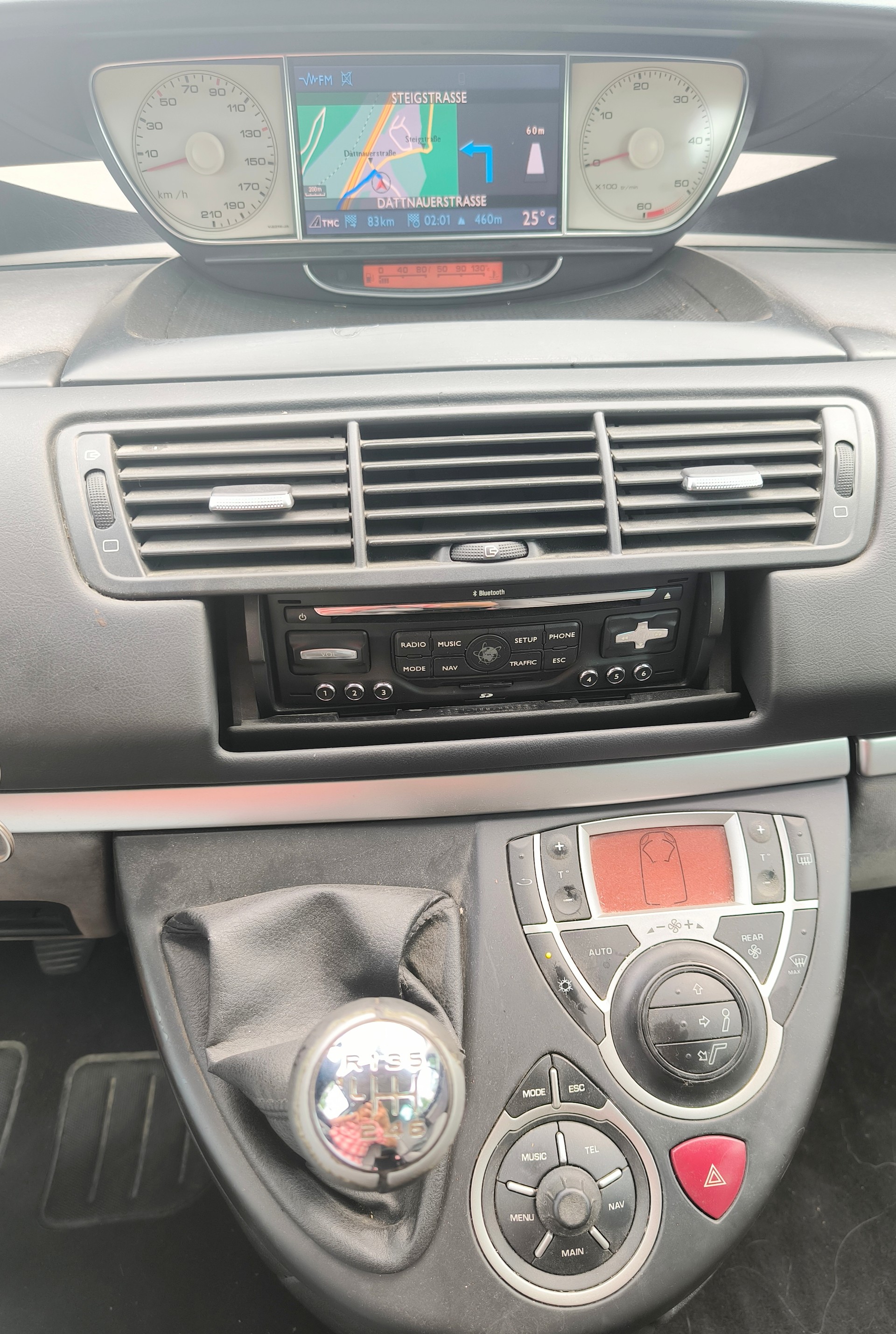 PEUGEOT 807 2.0 16V HDi (ST) Family+-image-8