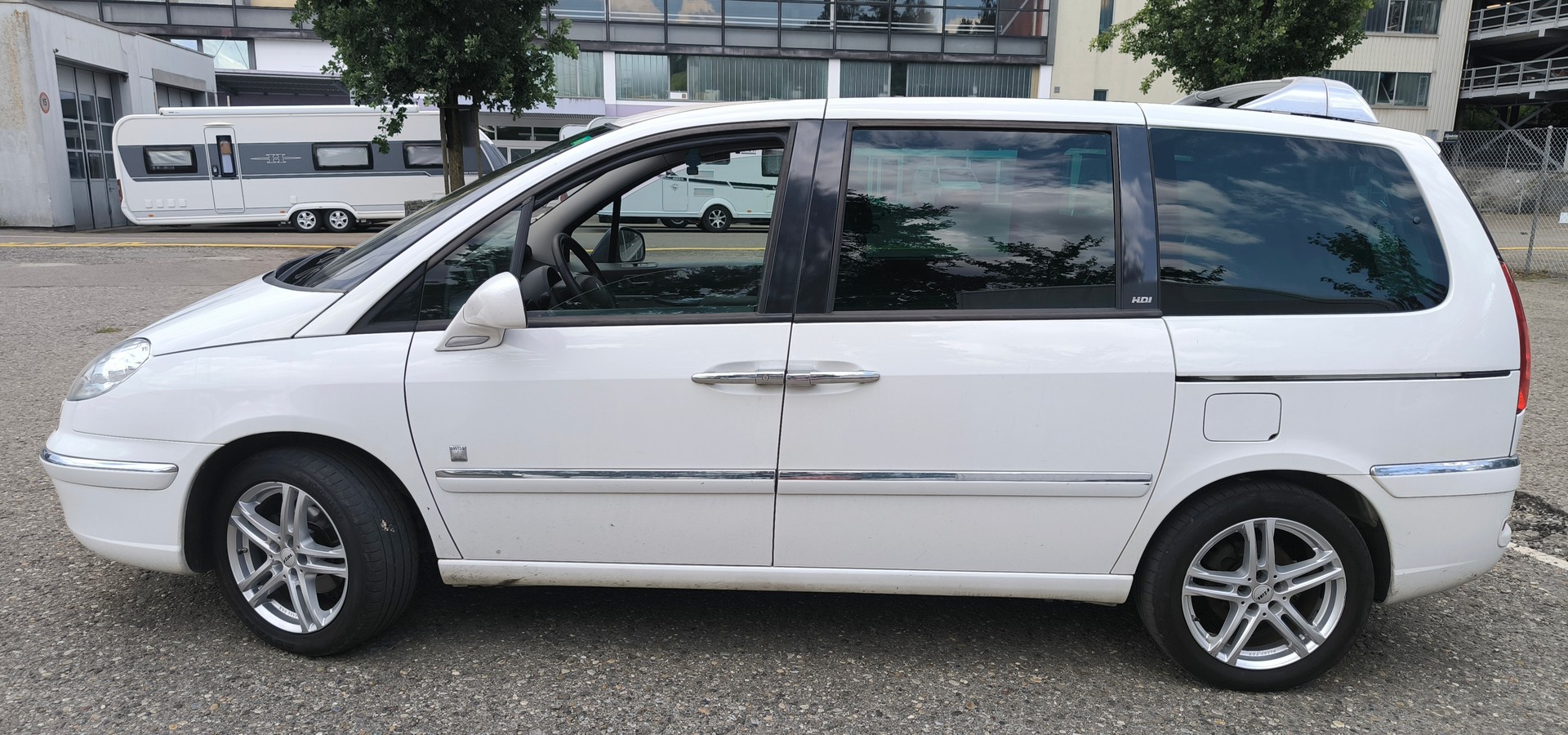 PEUGEOT 807 2.0 16V HDi (ST) Family+-image-5