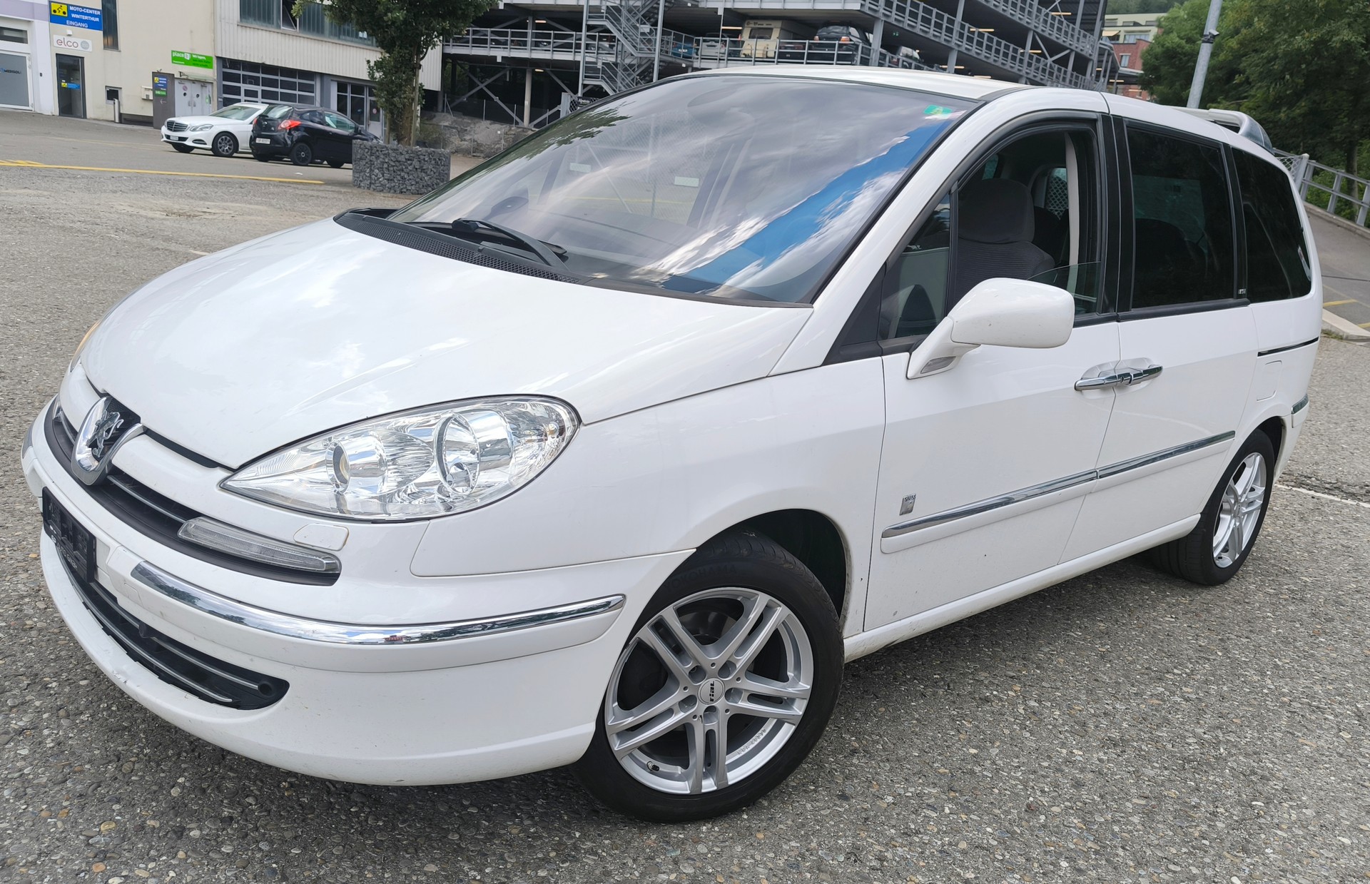 PEUGEOT 807 2.0 16V HDi (ST) Family+-image-1