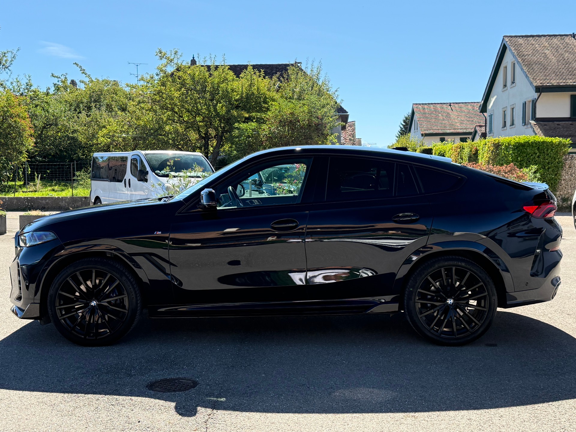 BMW X6 xDrive 48V 30d M Sport Pro Steptronic M-PAKET / CH-AUTO / GRATIS SERVICE BMW GARANTIE-image-16